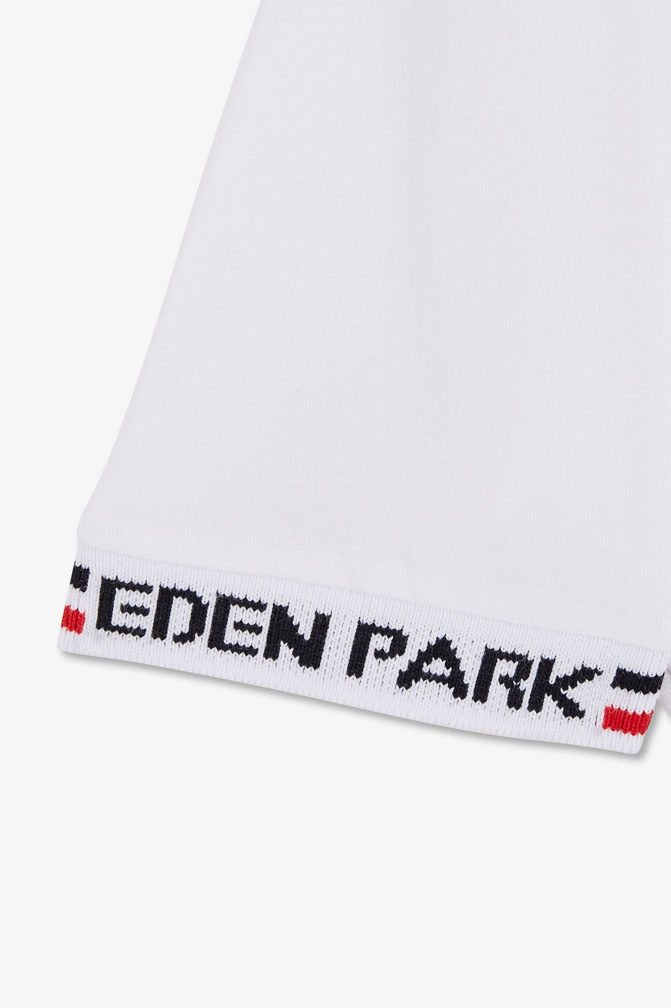 White short-sleeved T-shirt