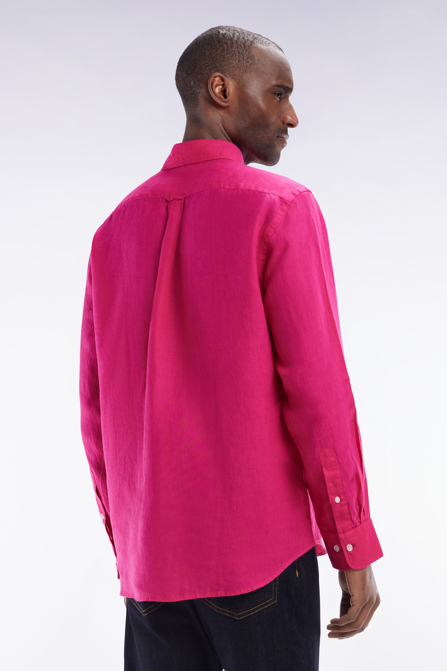 Straight-fit fuchsia linen shirt