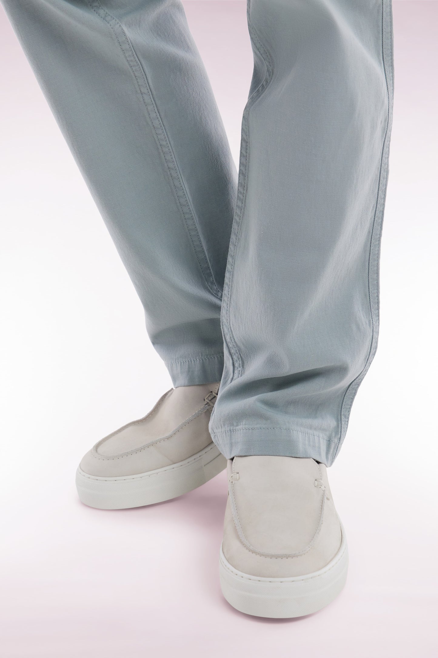 Loafers with sneakers soles in ecru suede leather