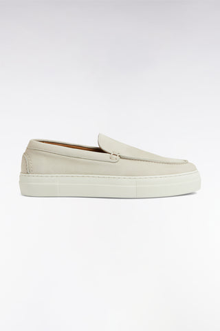 Loafers with sneakers soles in ecru suede leather