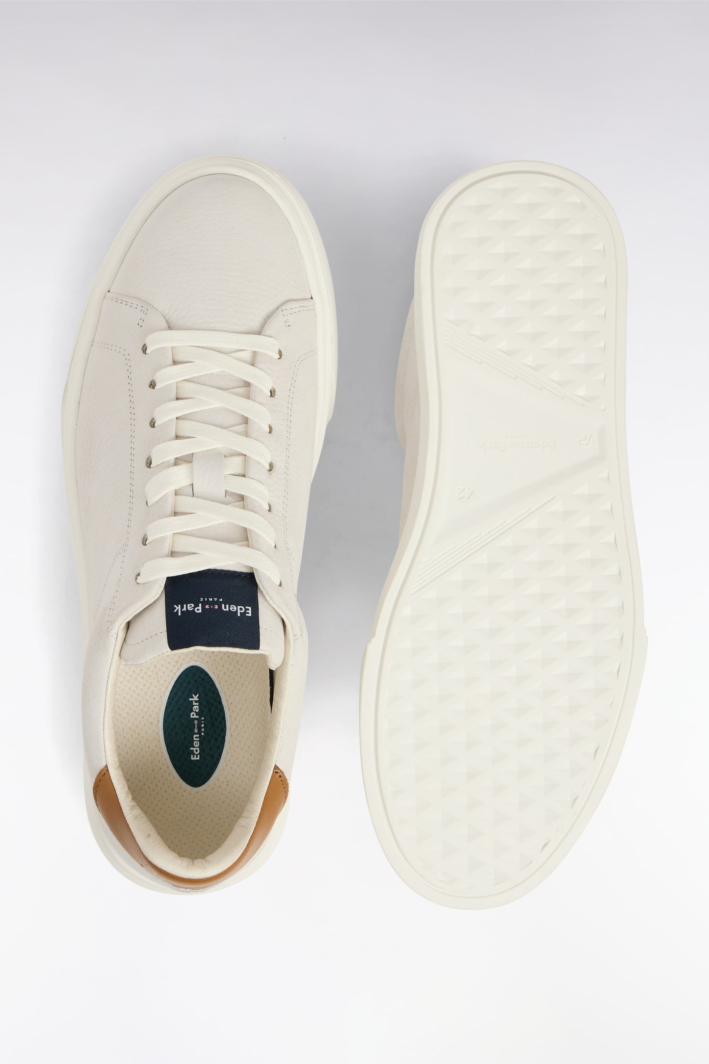 White leather low-top sneakers