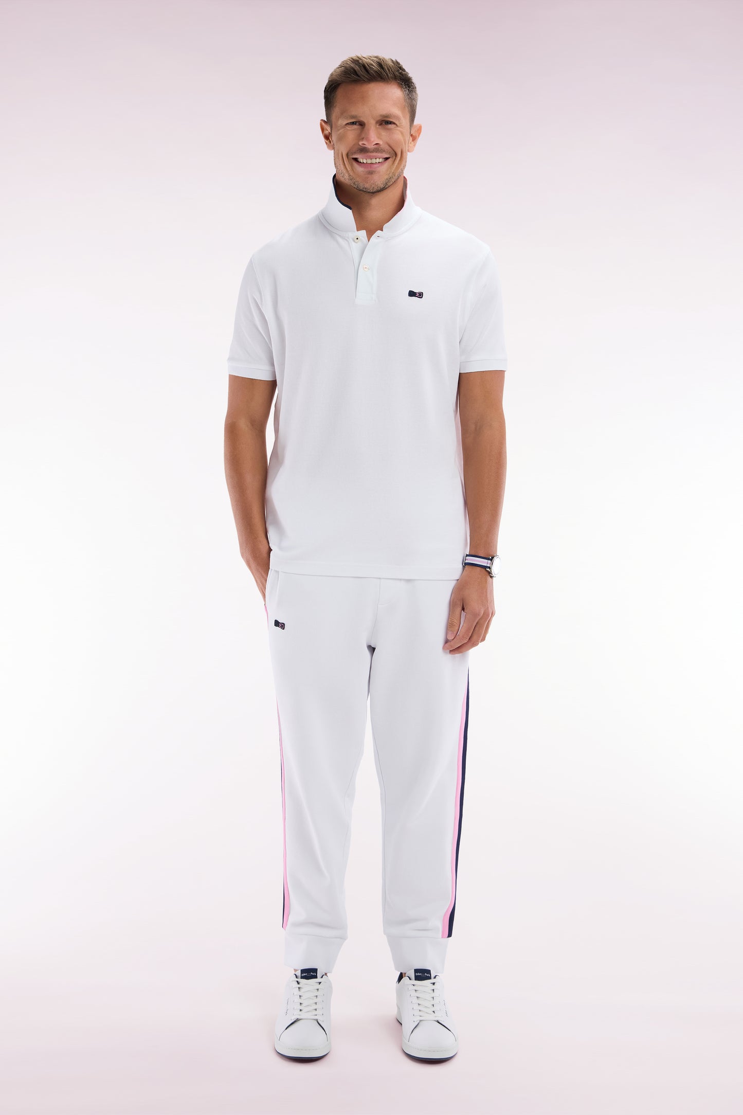 Relaxed-fit white cotton jogging pants with tricolor accents