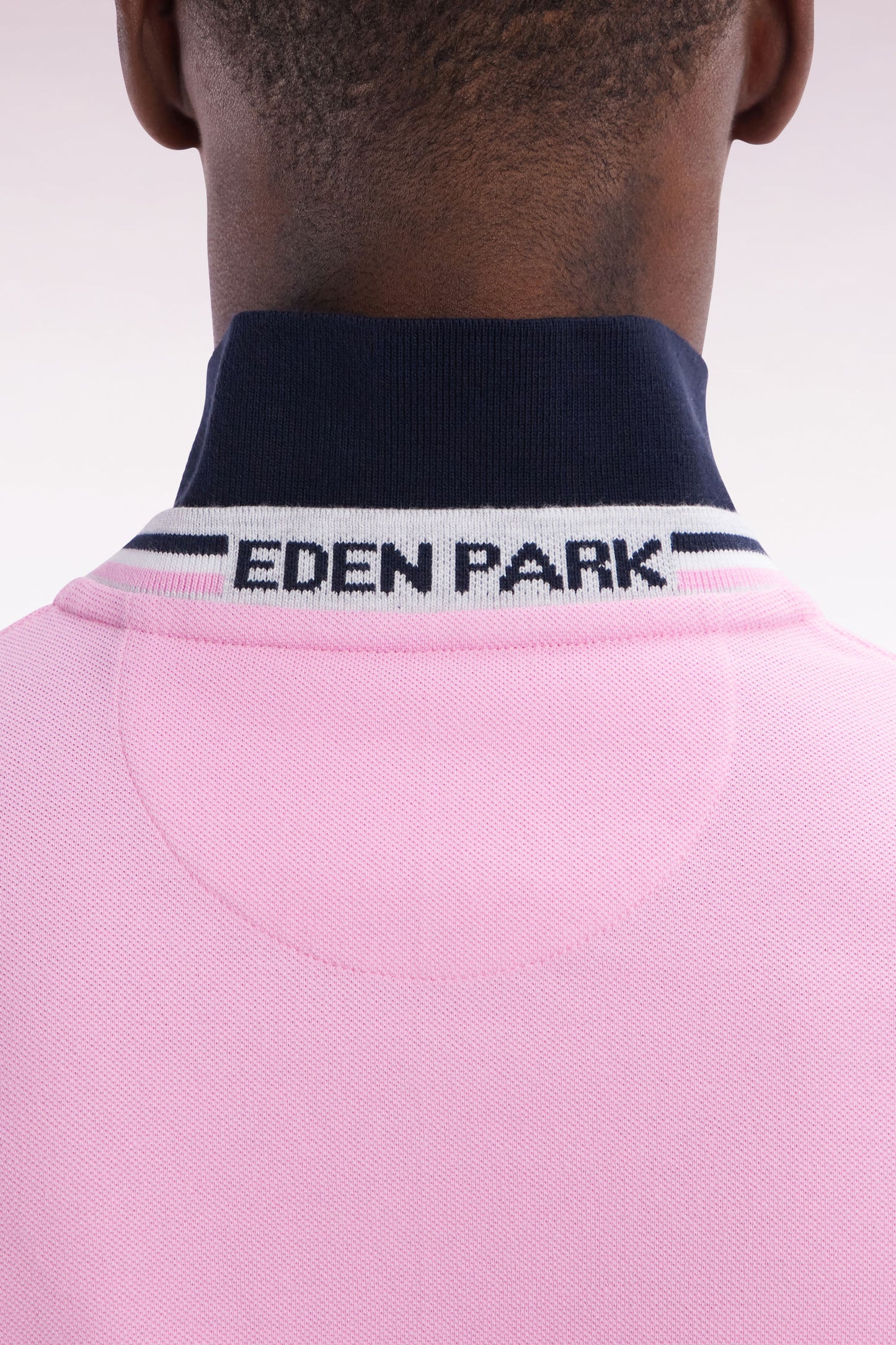 Straight-fit short-sleeved polo shirt in pink cotton piqué with tricolor embroidery