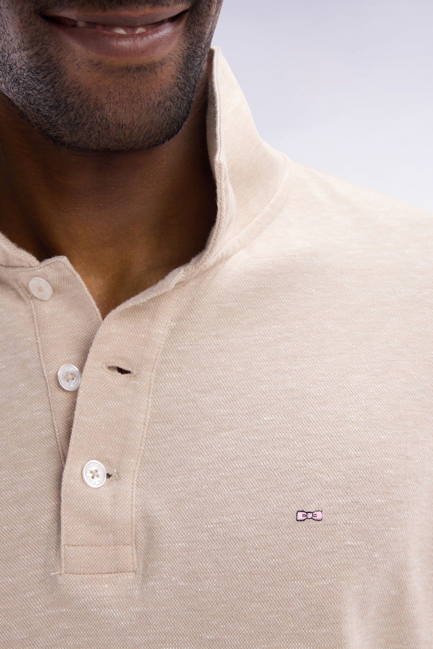 Straight-fit short-sleeved polo shirt in beige cotton-linen blend