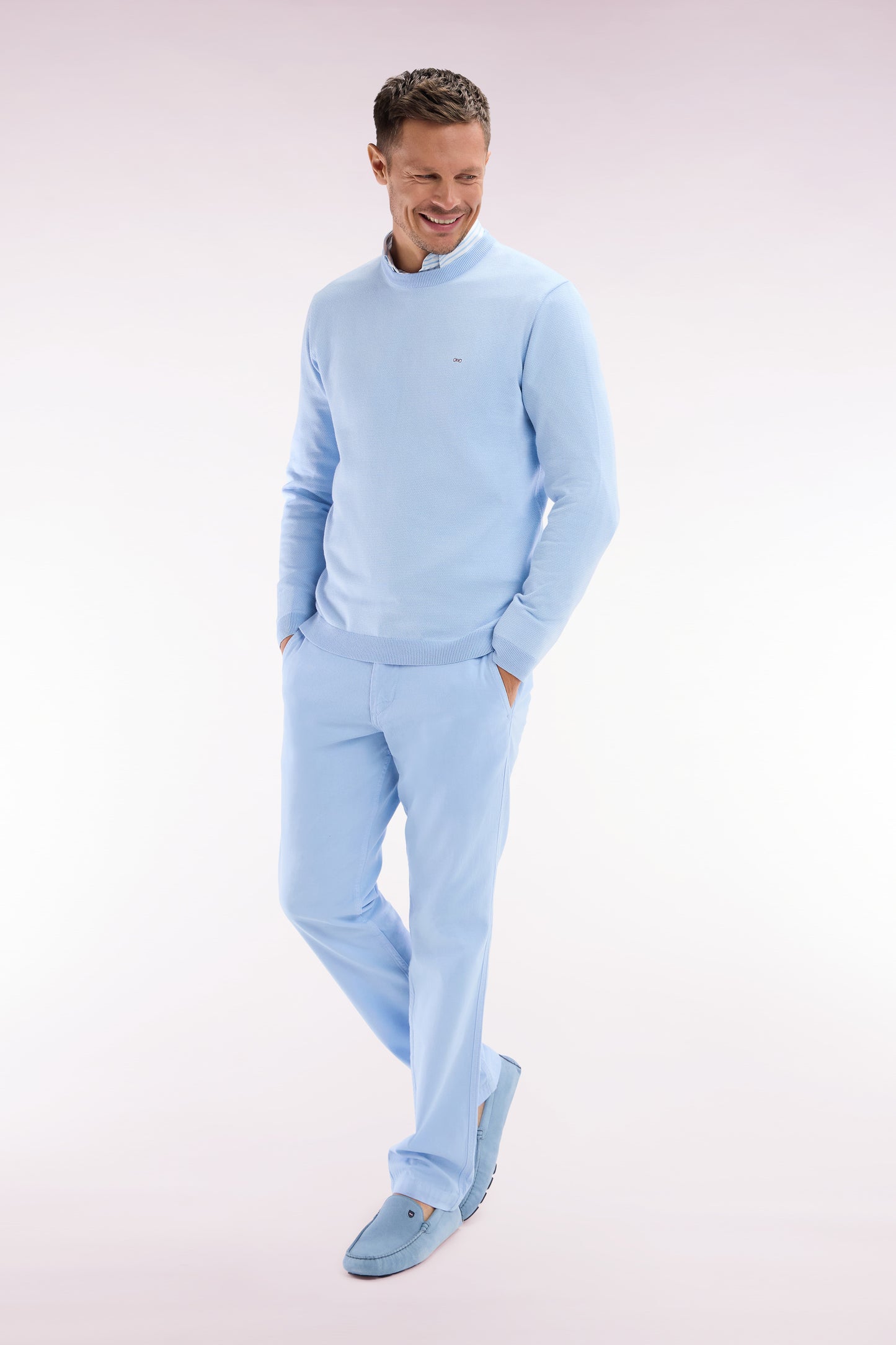 Straight-fit round neck cotton jumper in sky blue cotton
