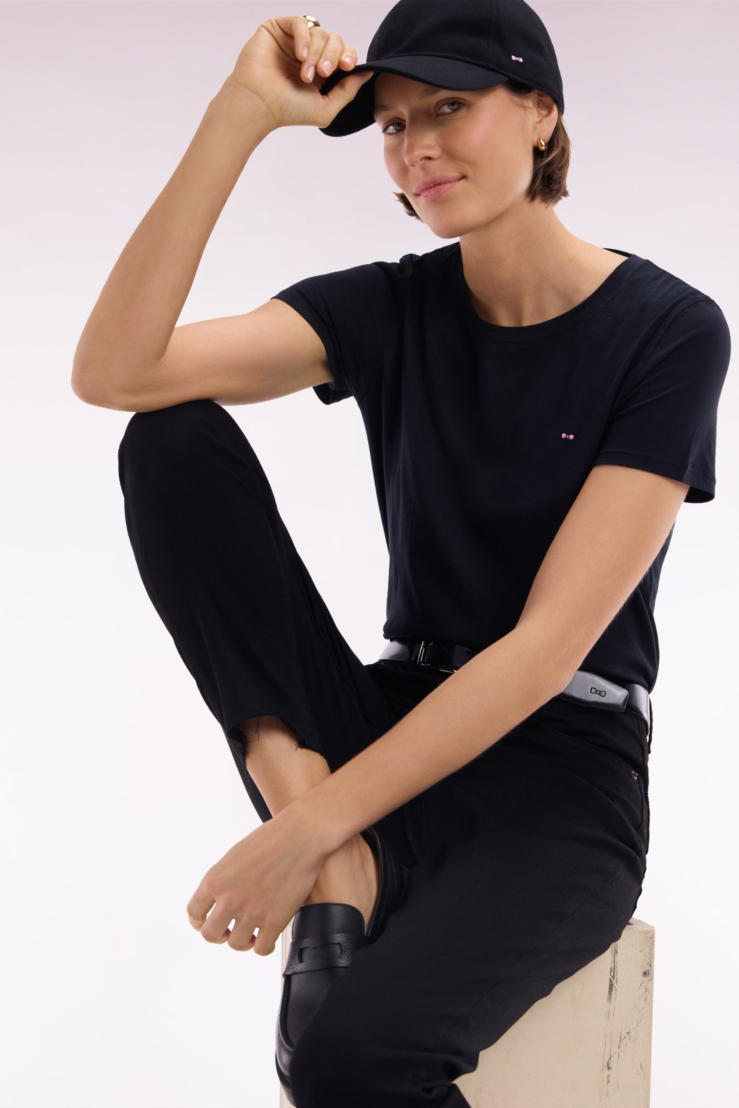 Round-neck T-shirt in black lightweight Pima cotton jersey, straight cut