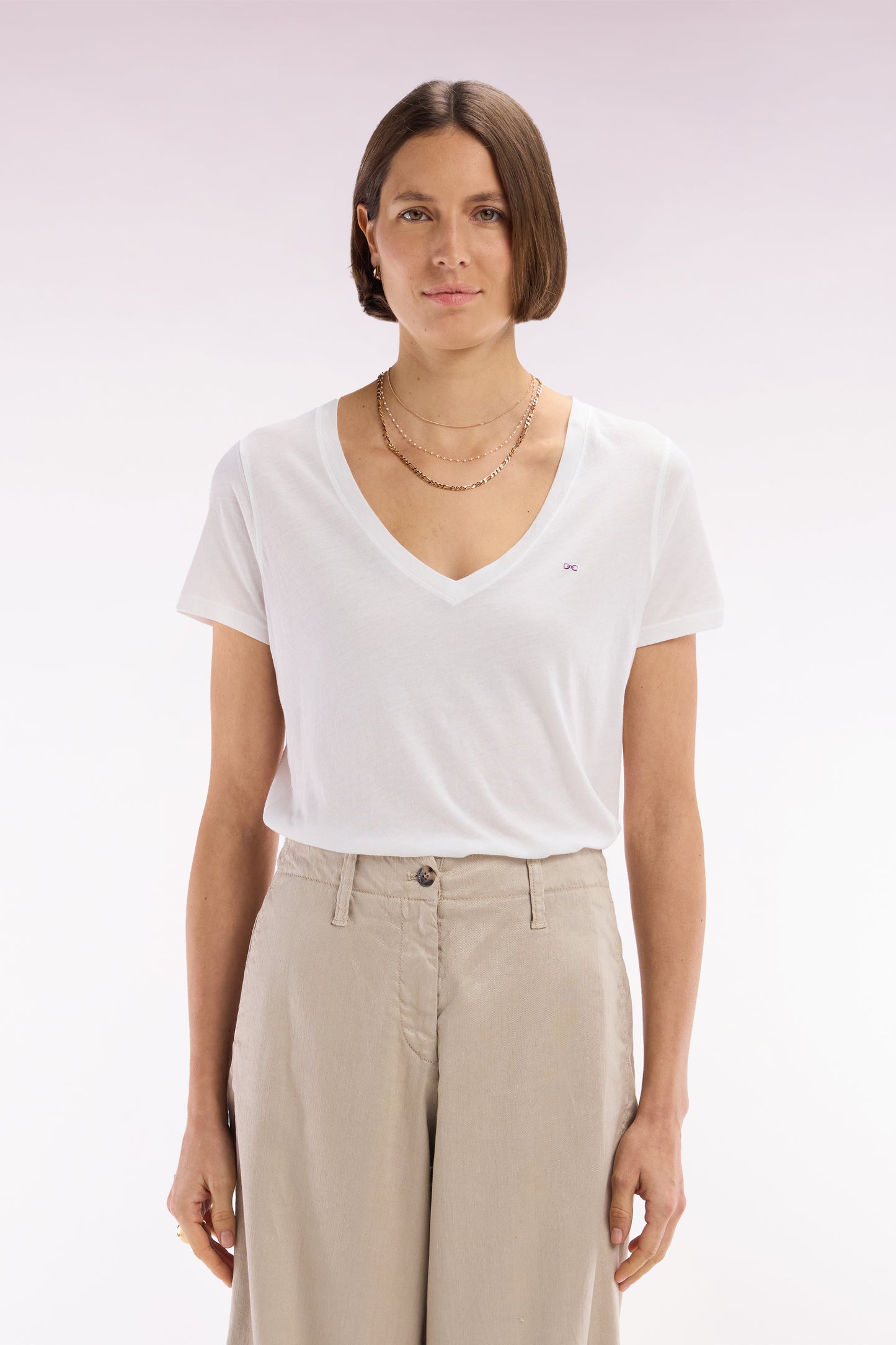 V-neck T-shirt in lightweight white Pima cotton jersey, straight cut