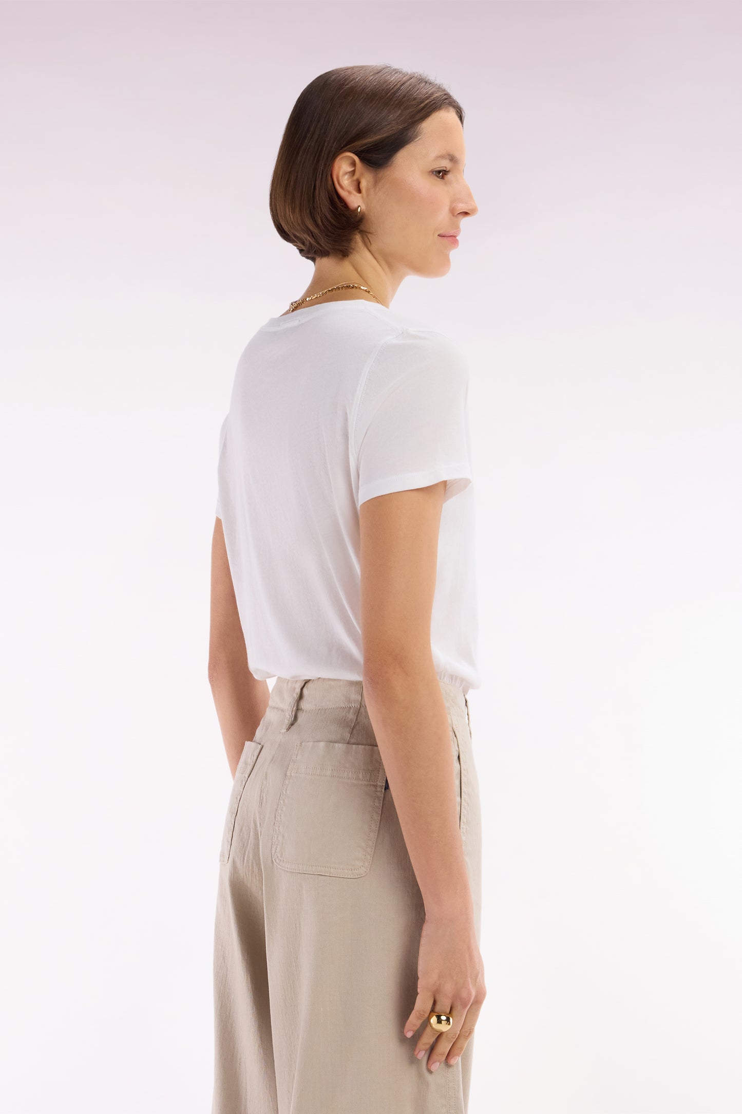 V-neck T-shirt in lightweight white Pima cotton jersey, straight cut