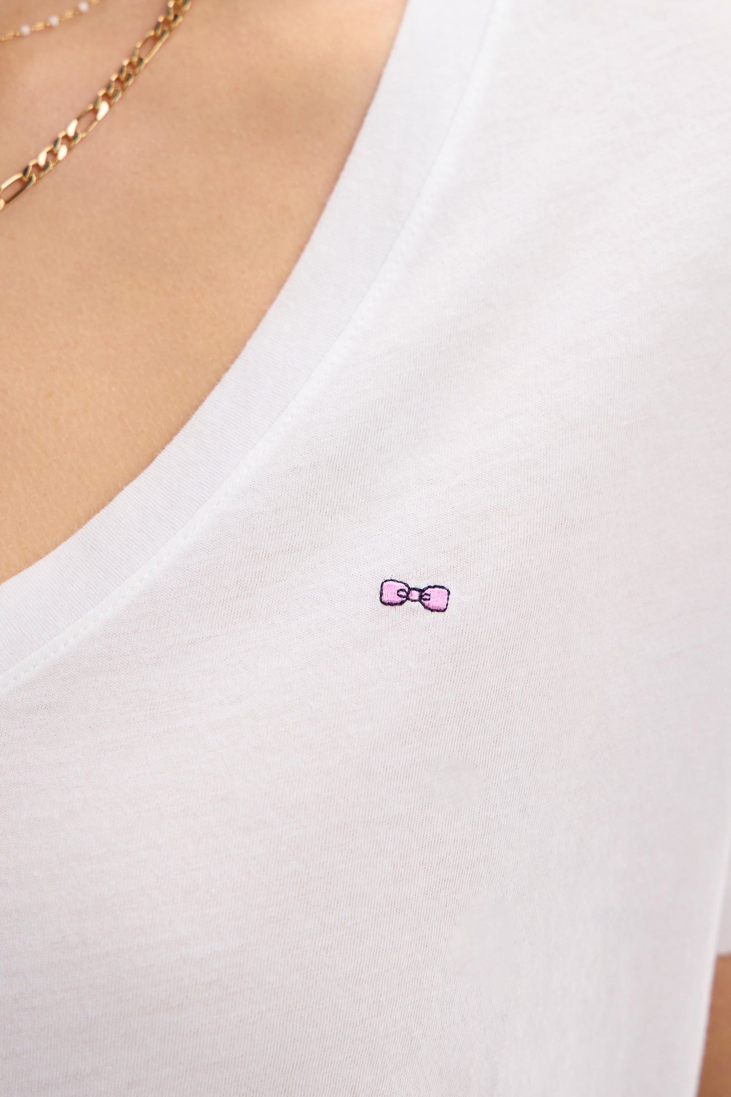 V-neck T-shirt in lightweight white Pima cotton jersey, straight cut