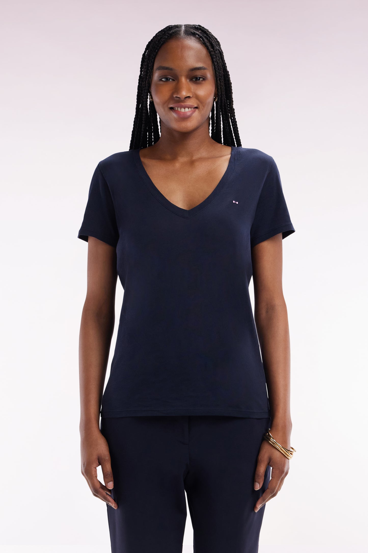 V-neck T-shirt in lightweight navy Pima cotton jersey, straight cut