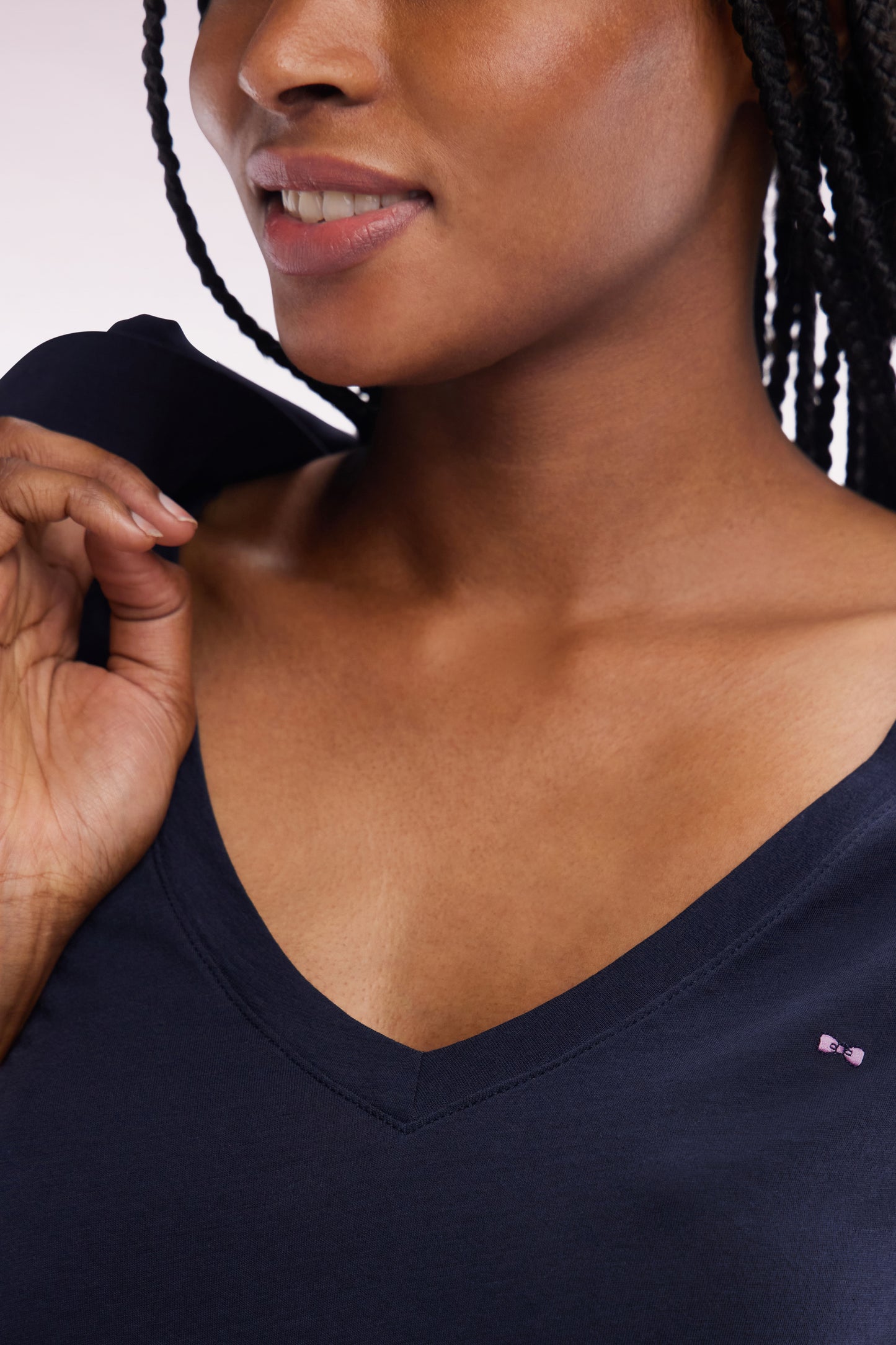 V-neck T-shirt in lightweight navy Pima cotton jersey, straight cut