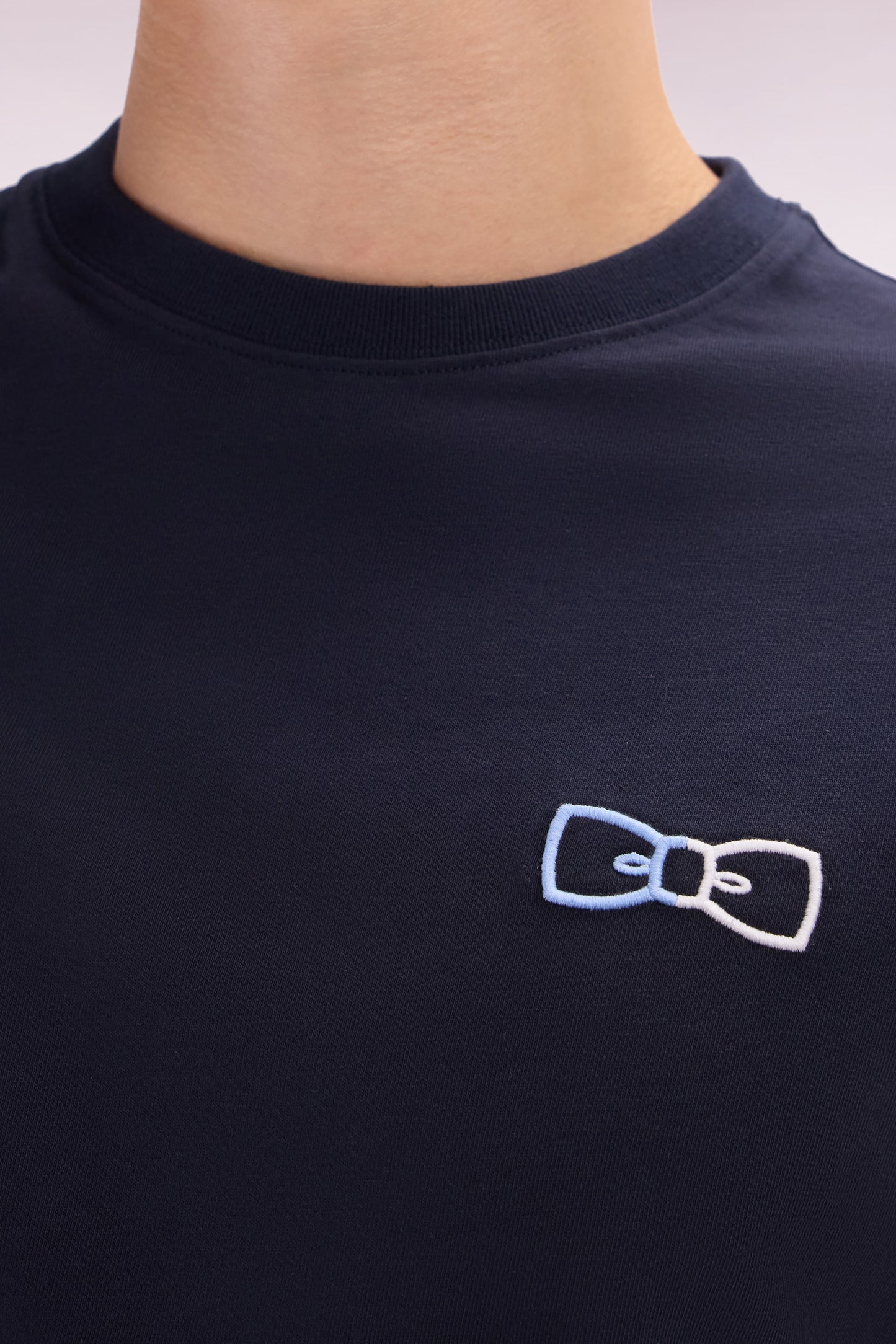 Relaxed-fit navy cotton T-shirt with two-tone embroidery