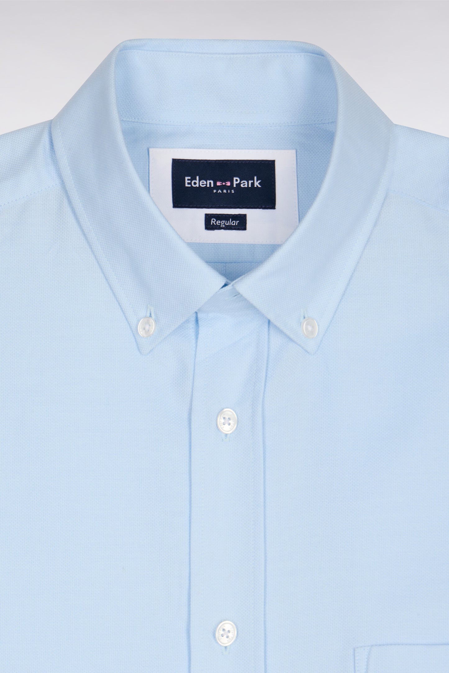 Short-sleeved shirt in sky blue cotton pique