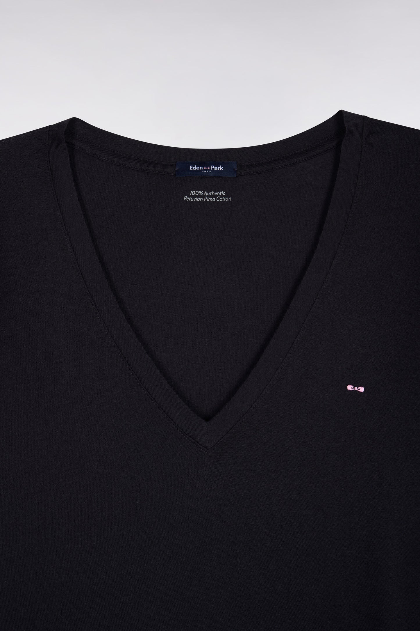 Short-sleeved V-neck T-shirt in navy Pima cotton, regular fit