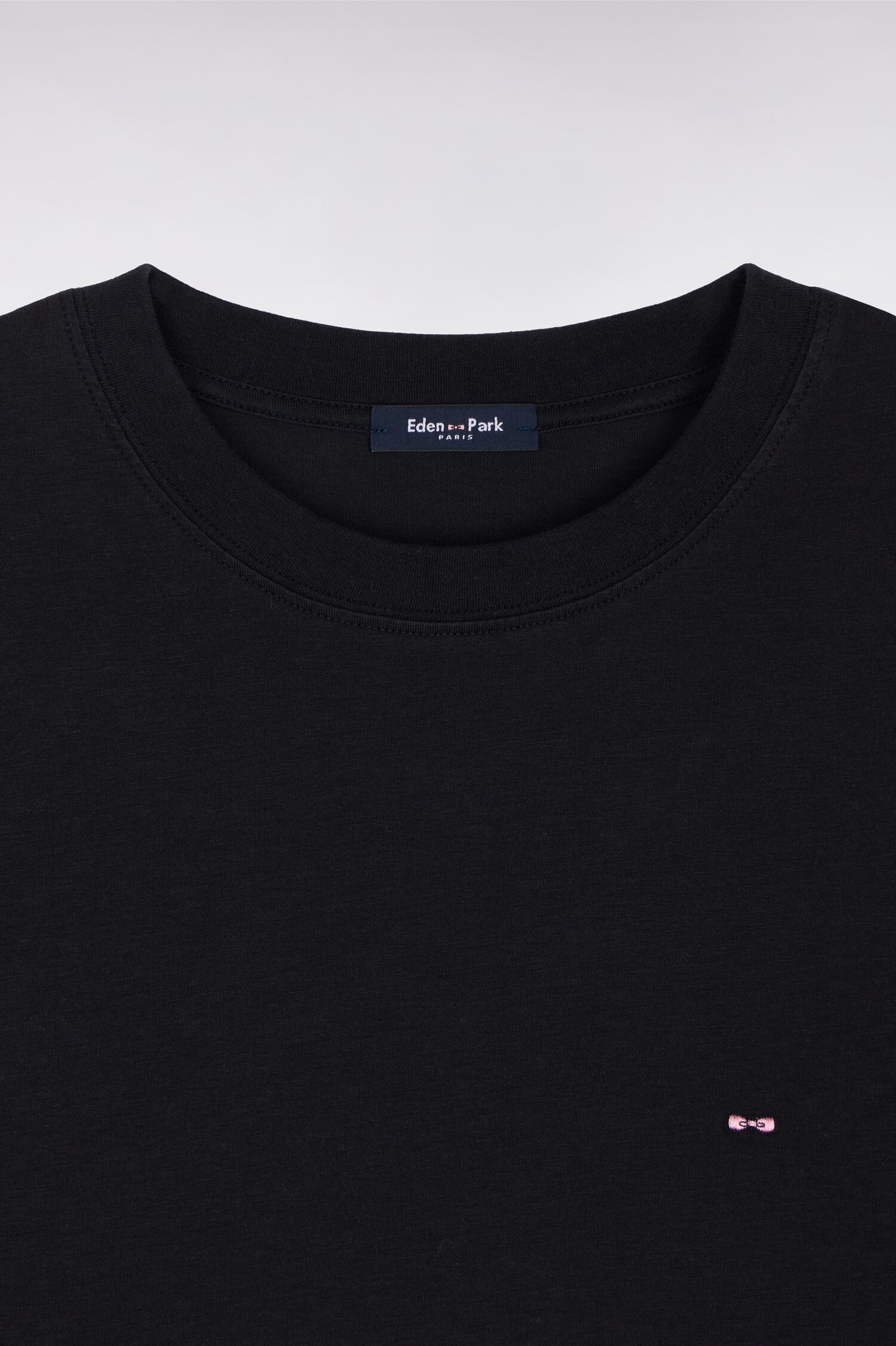Short-sleeved t-shirt in black lyocell and cotton oversized cut