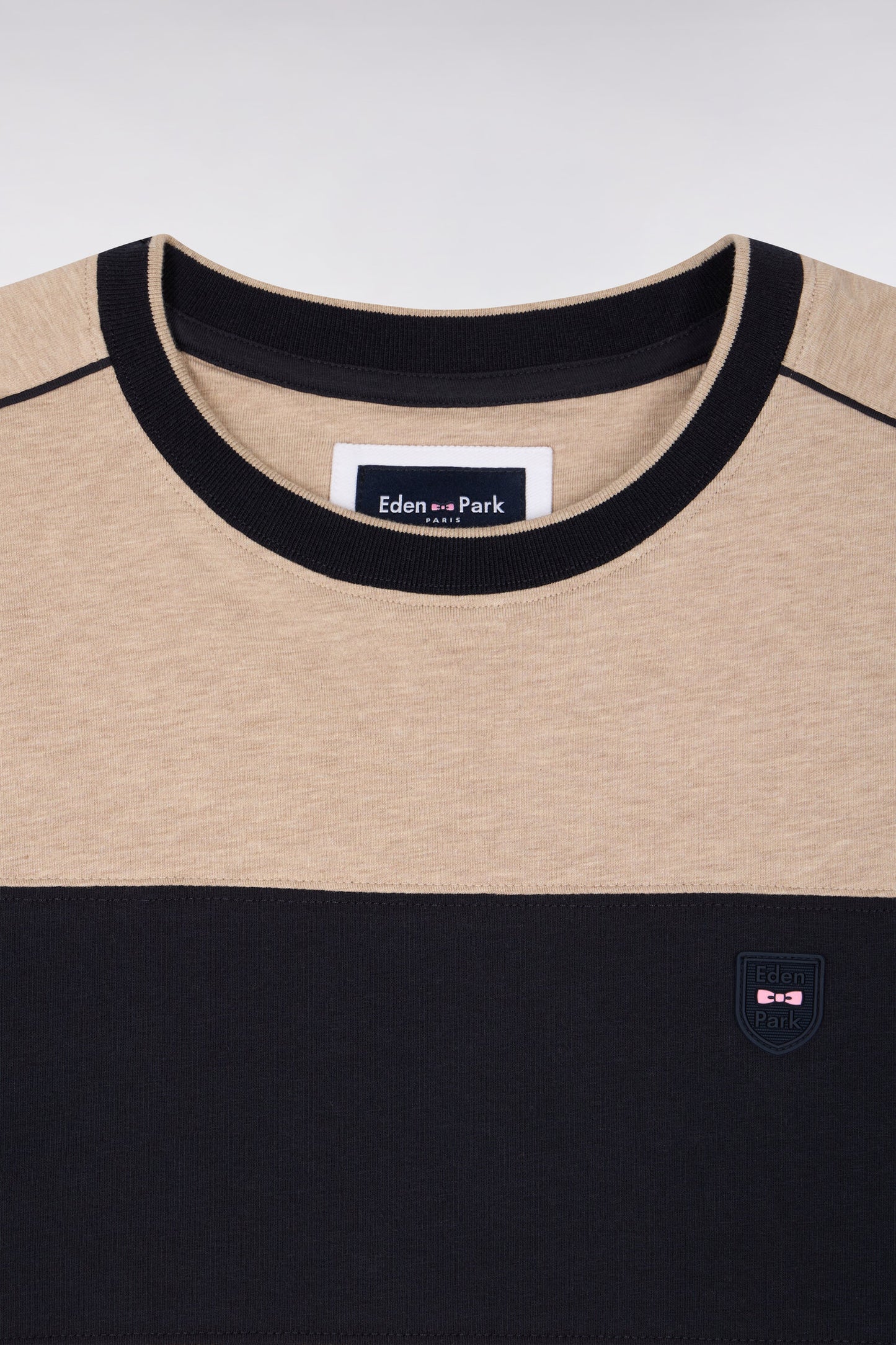 Short-sleeved beige stretch cotton T-shirt with cutouts, slim fit