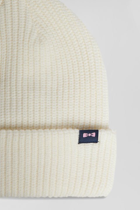 Ivory knitted beanie with bow tie embroidery - Image 3