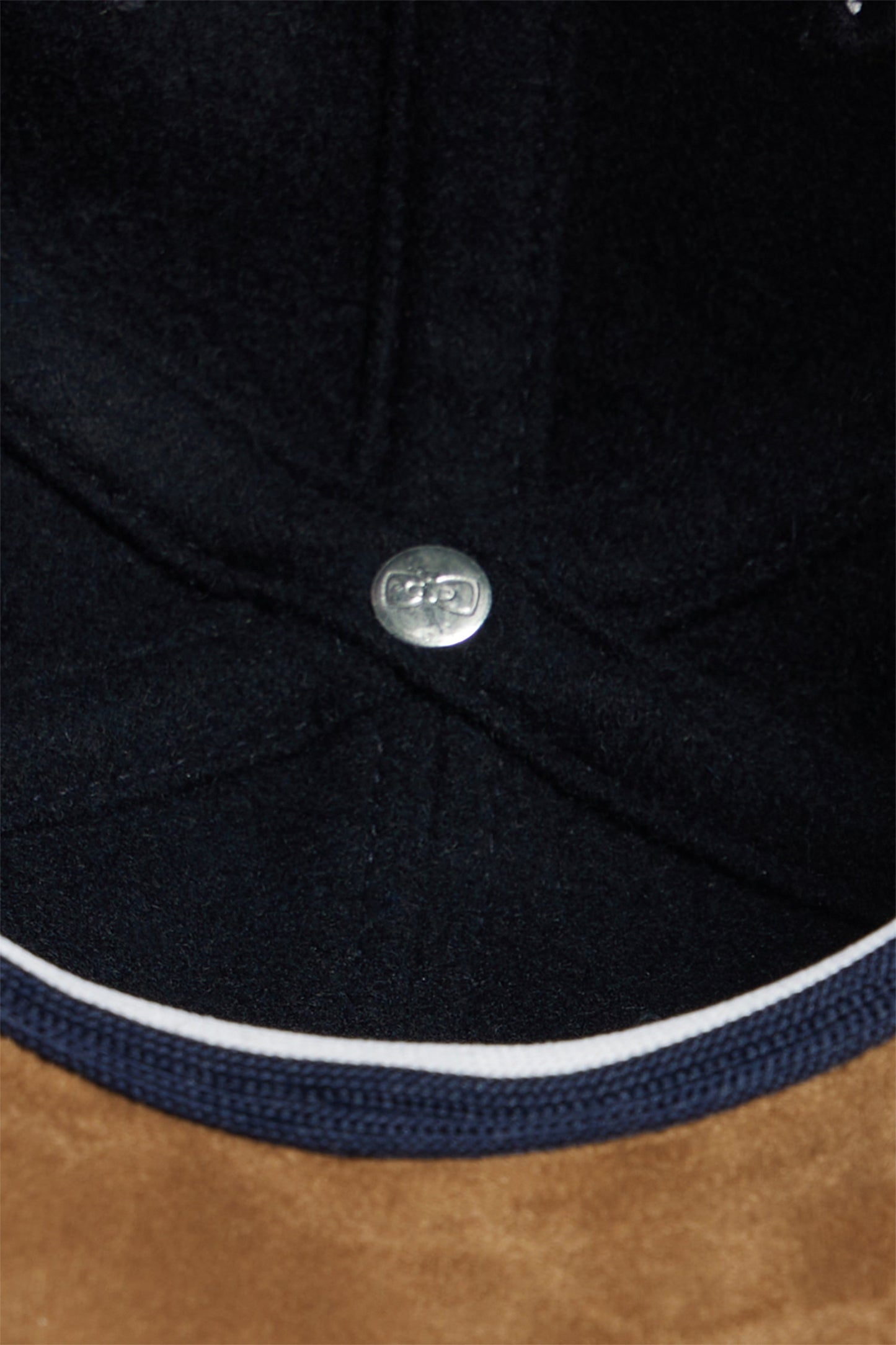 Two-tone cap in navy and hazelnut wool blend
