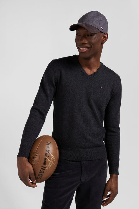 Regular anthracite grey wool and cotton V-neck jumper with striped details - Image 3
