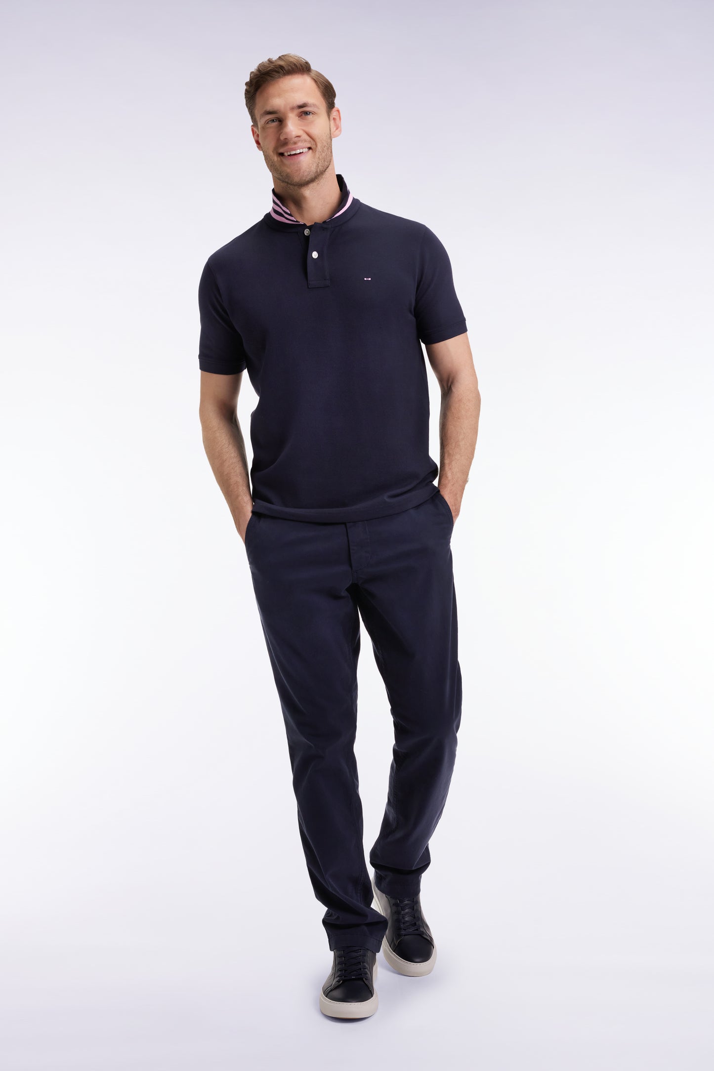Pleatless chino pants in navy stretch cotton