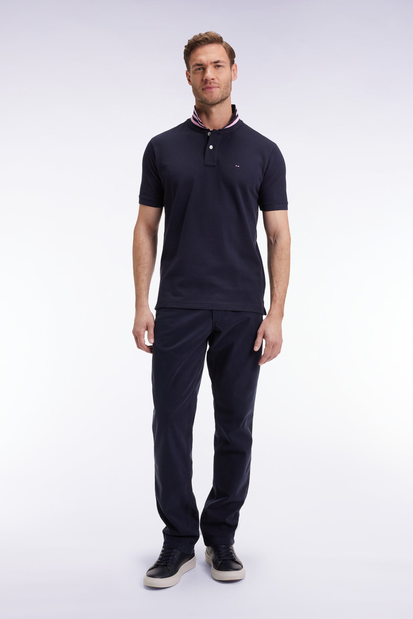 Pleatless chino pants in navy stretch cotton