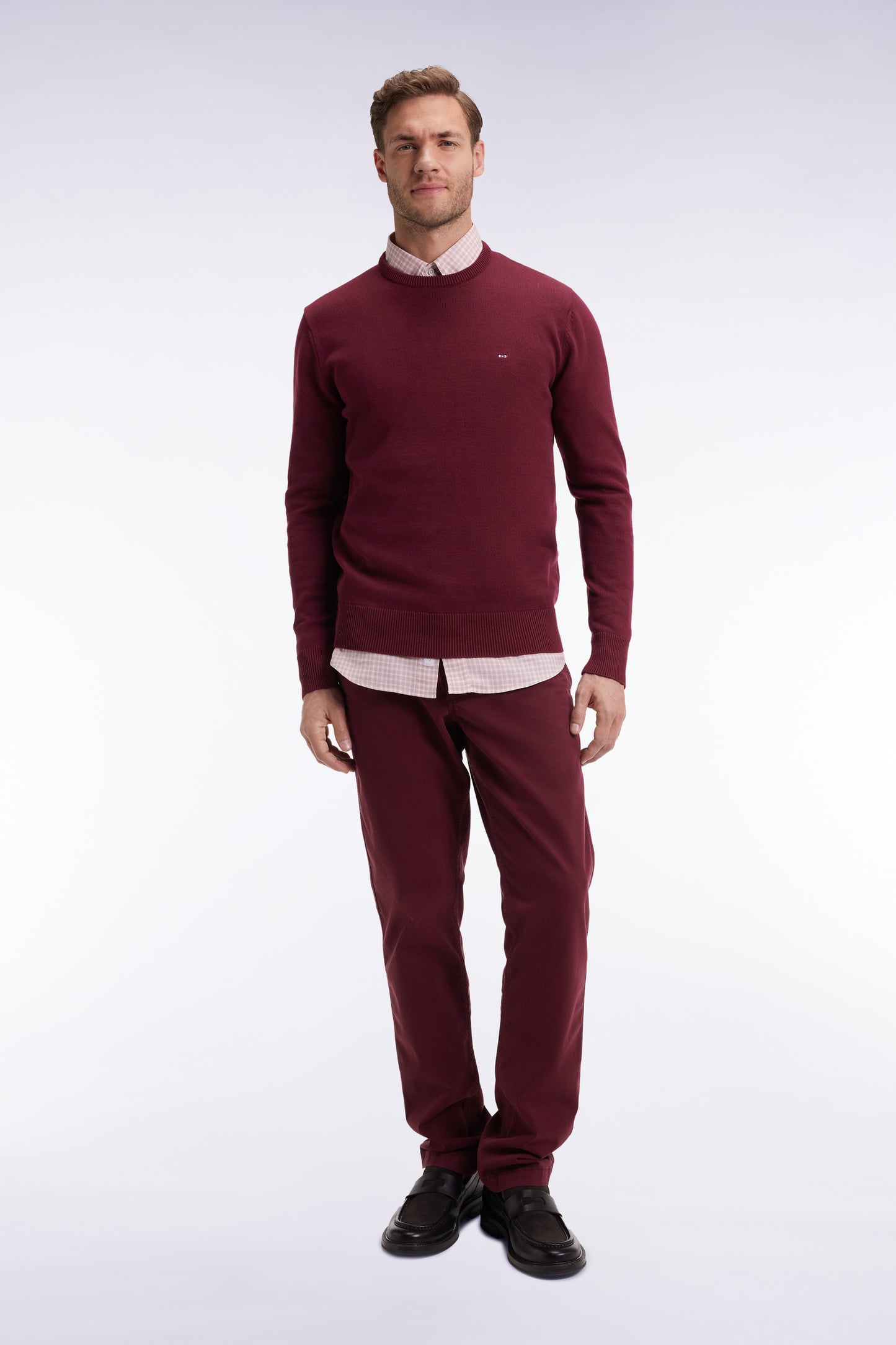 Pleatless chino pants in burgundy stretch cotton