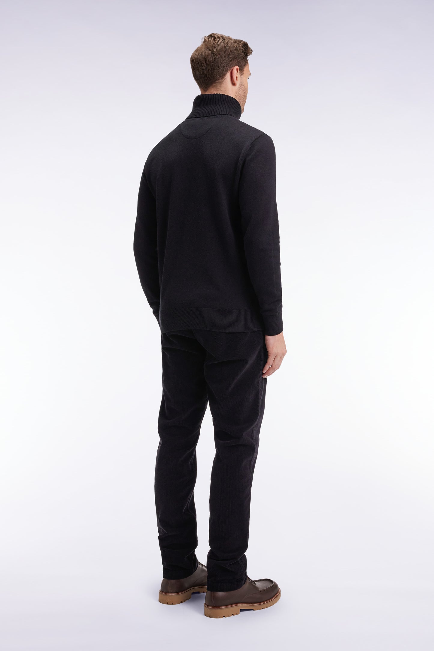 Pleatless chino pants in black stretch velvet