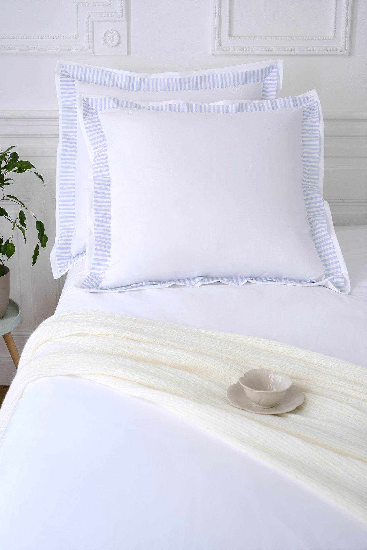 Set of square white cotton pillowcases with striped sky border