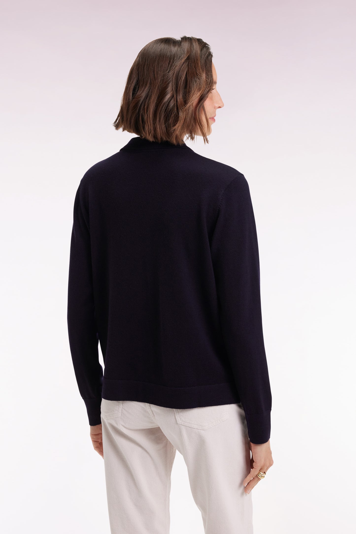 Cardigan à col classique en laine mérinos marine coupe droite