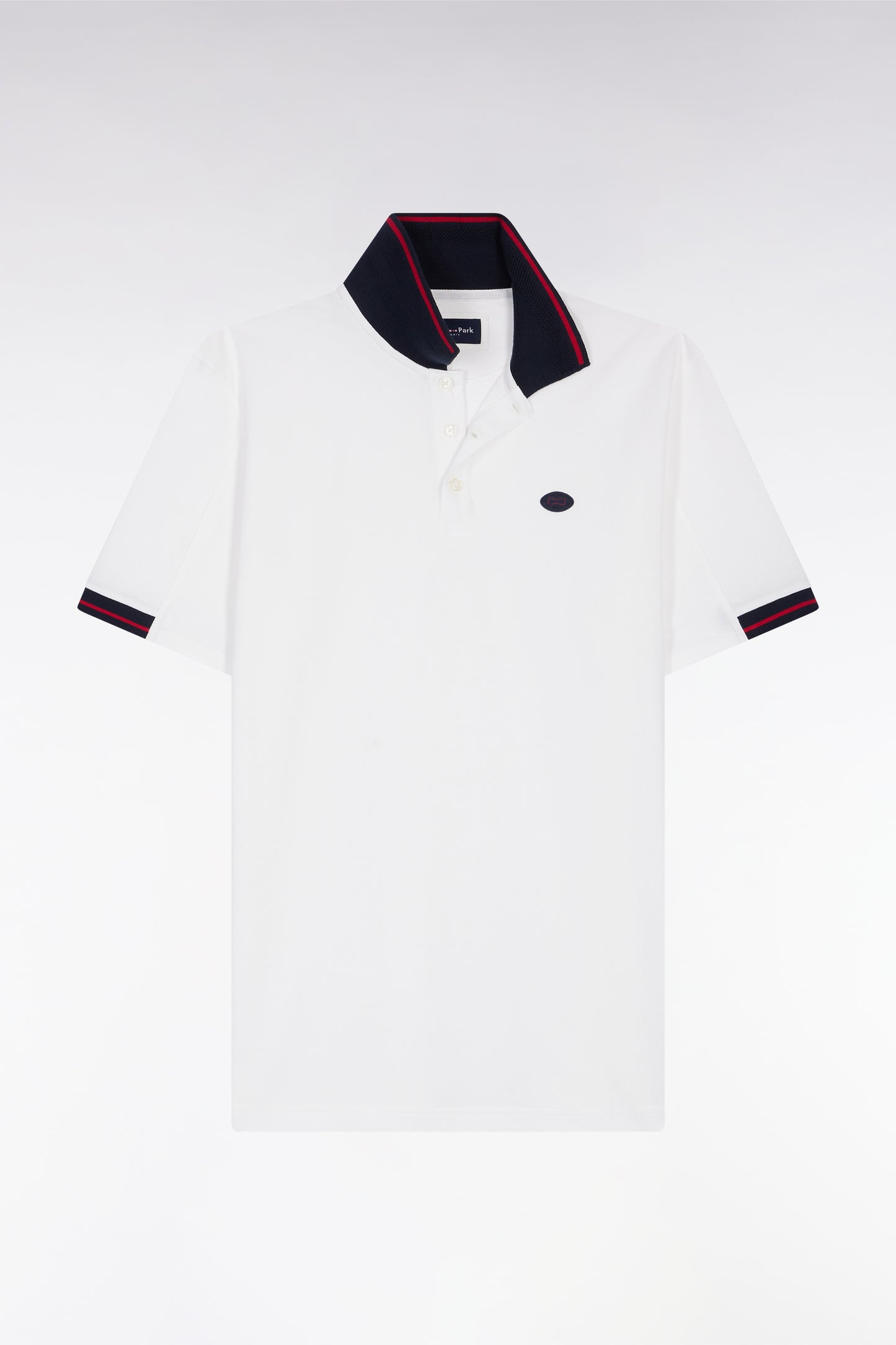 White short-sleeved loose-fitting polo shirt