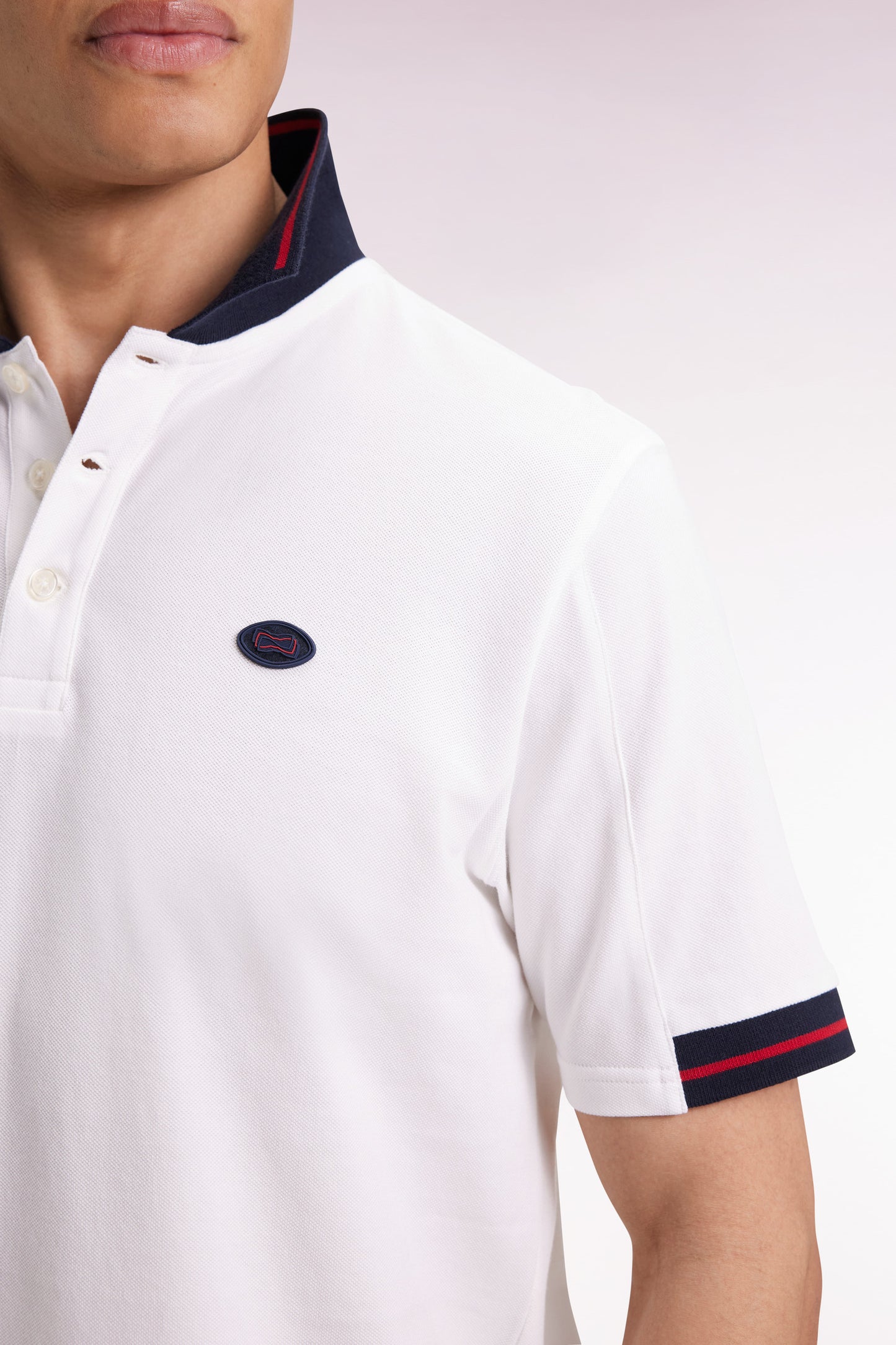 White short-sleeved loose-fitting polo shirt