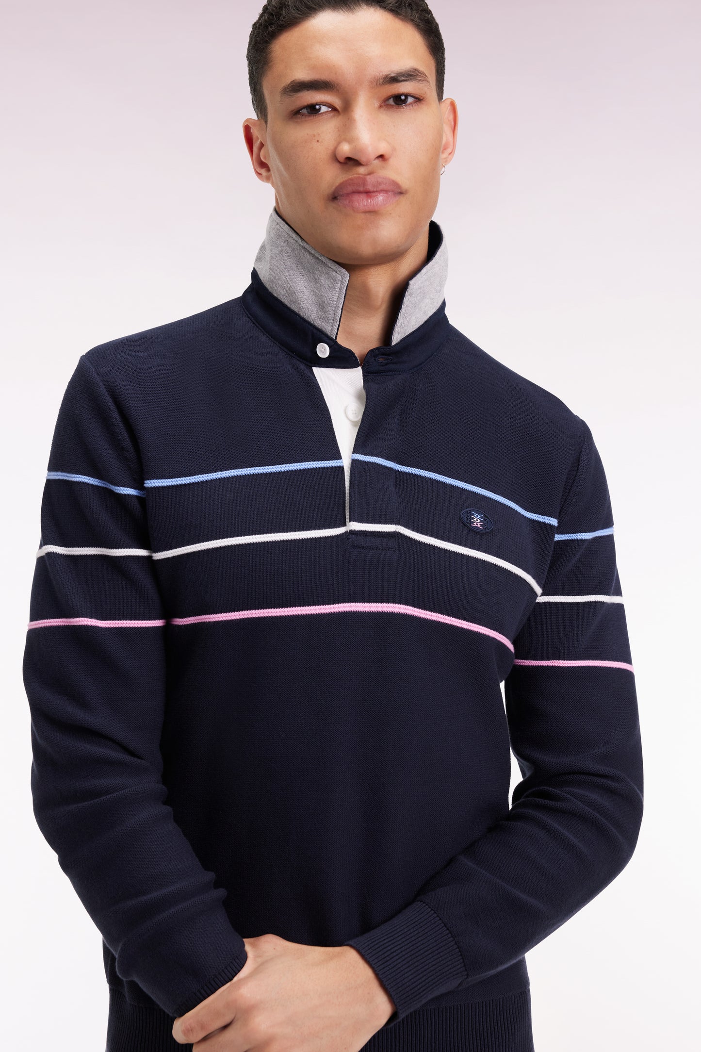 Pull col maillot en coton marine dos brodé