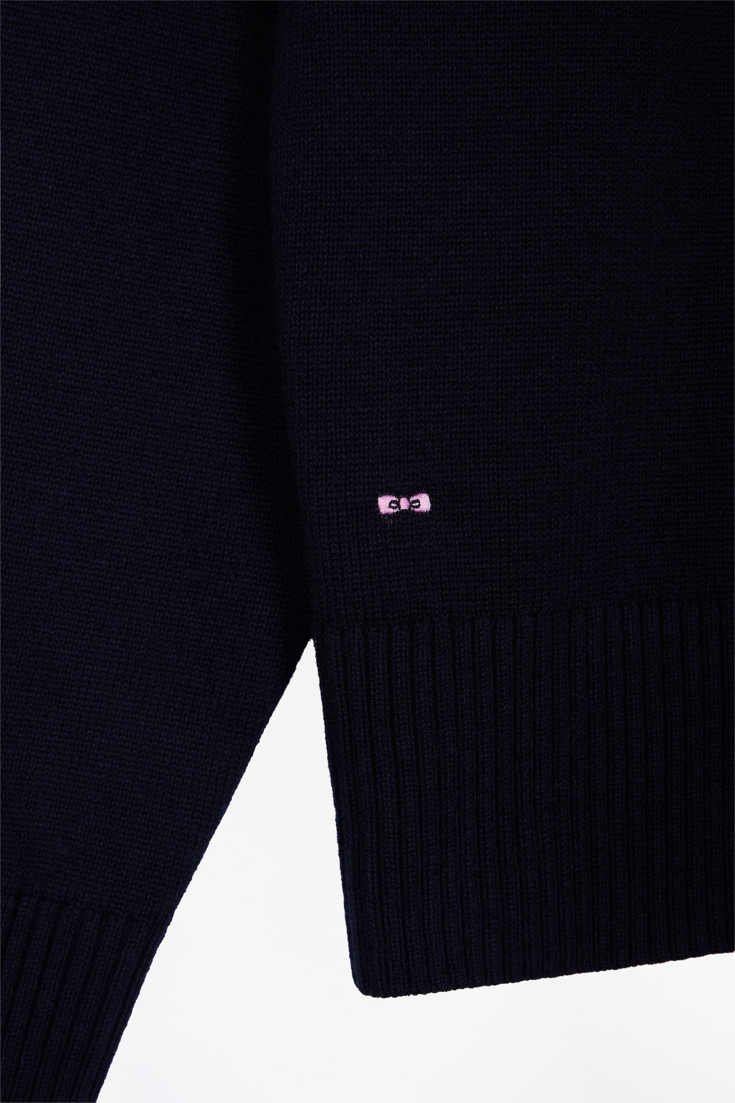 Relaxed fit V-neck sweater in wool and navy cotton