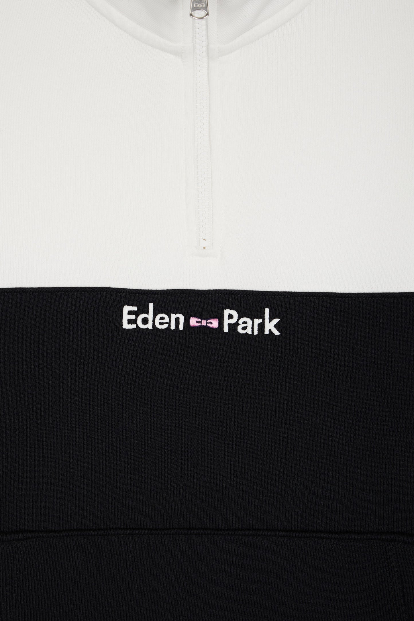 Two-tone white fleece trucker-neck sweatshirt