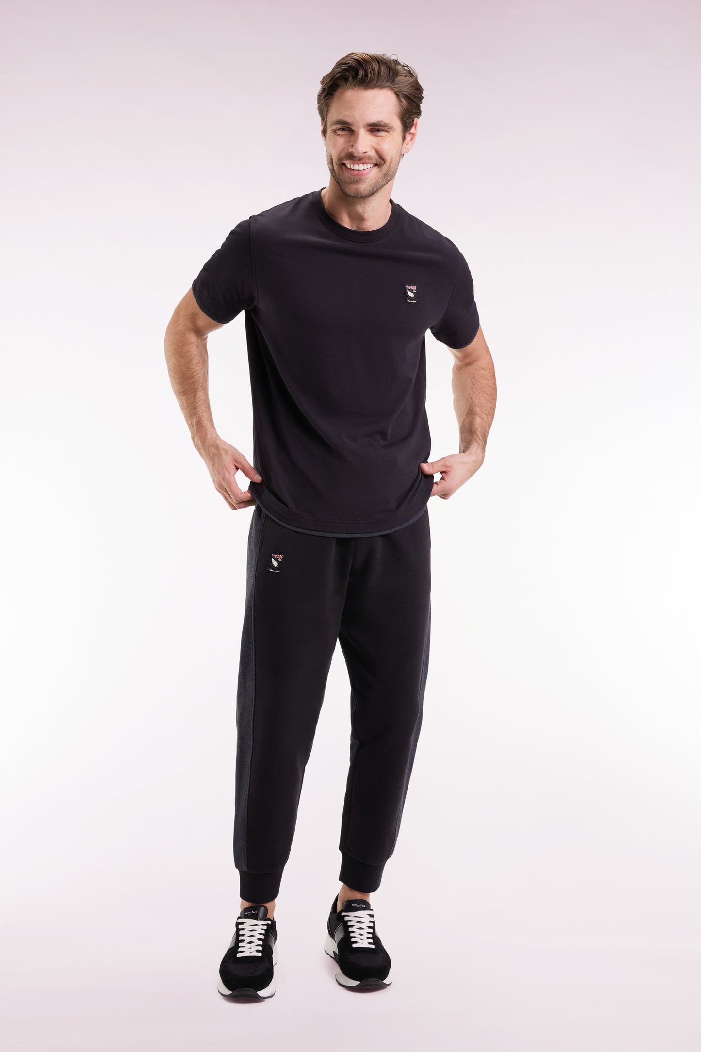 Black cotton short-sleeved T-shirt