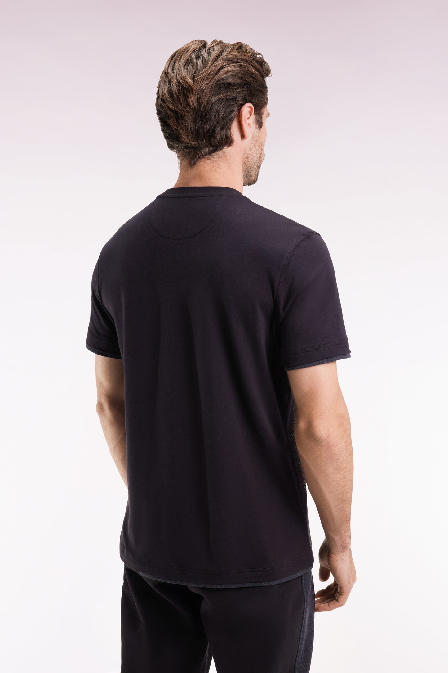Black cotton short-sleeved T-shirt