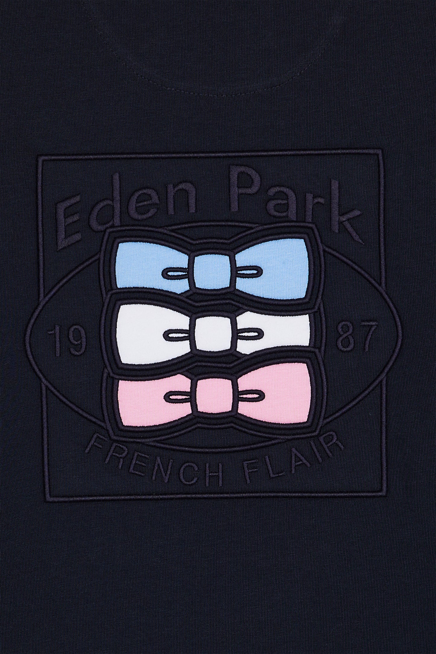 Long-sleeved black cotton T-shirt