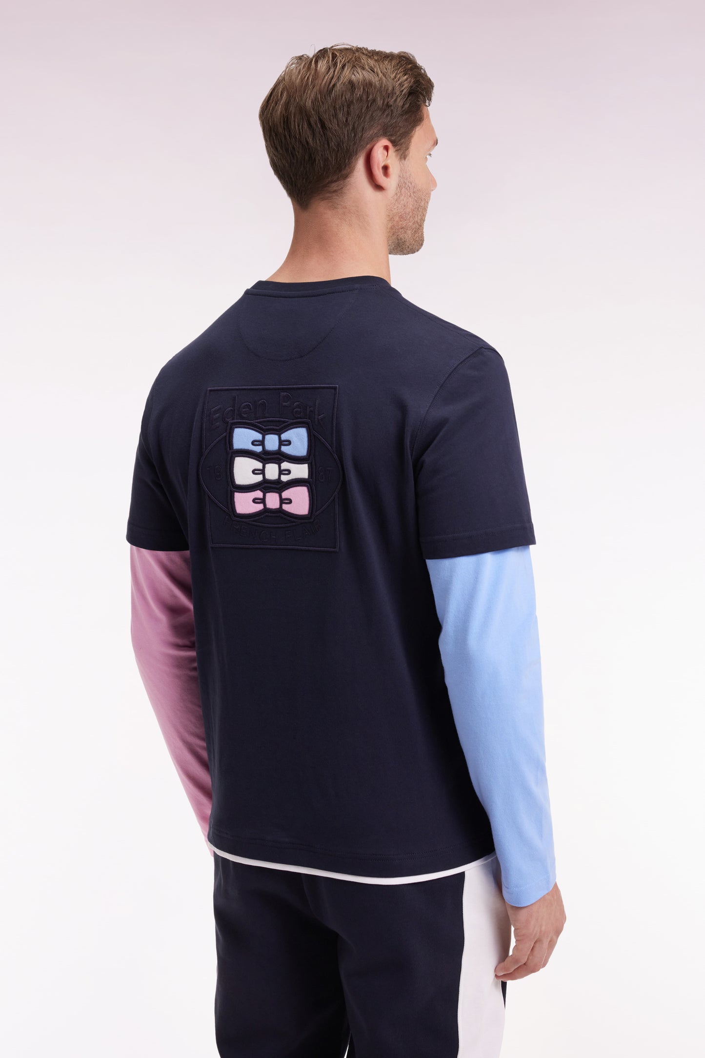 Long-sleeved black cotton T-shirt