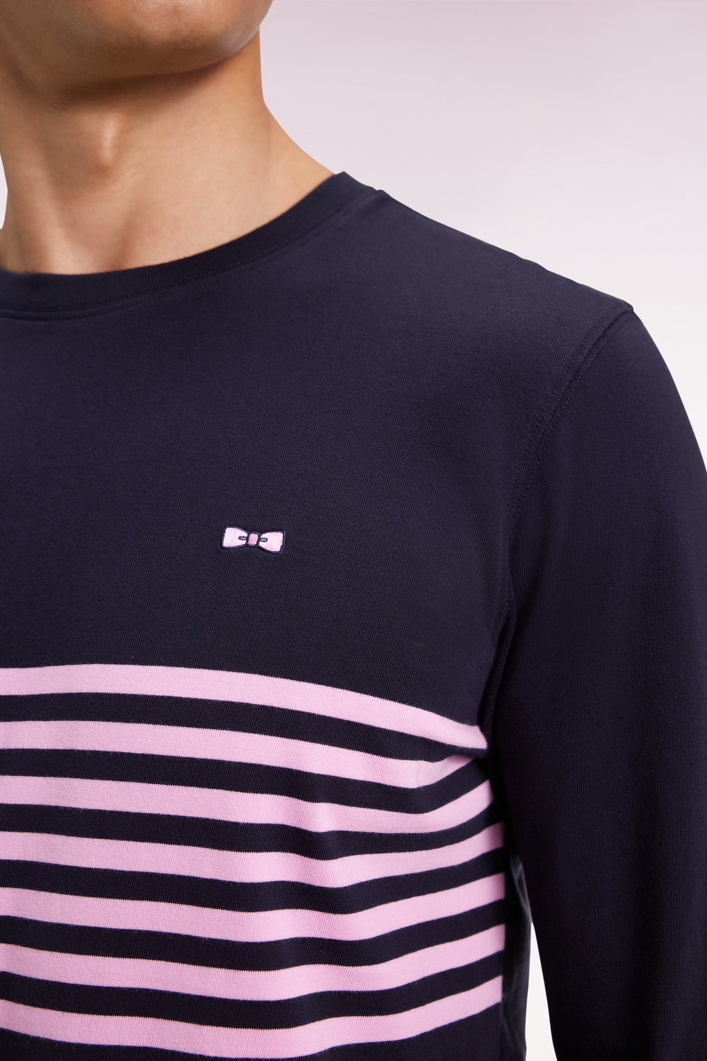 Long-sleeved navy cotton T-shirt with pink stripes