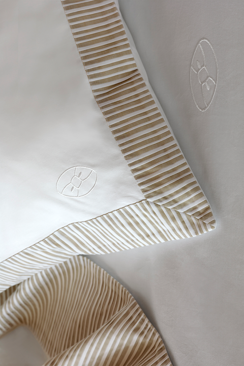 duo of square white and beige pillow case - Image 1