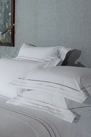 2 rectangular pillowcases white and silver - Avec toi et les bleus