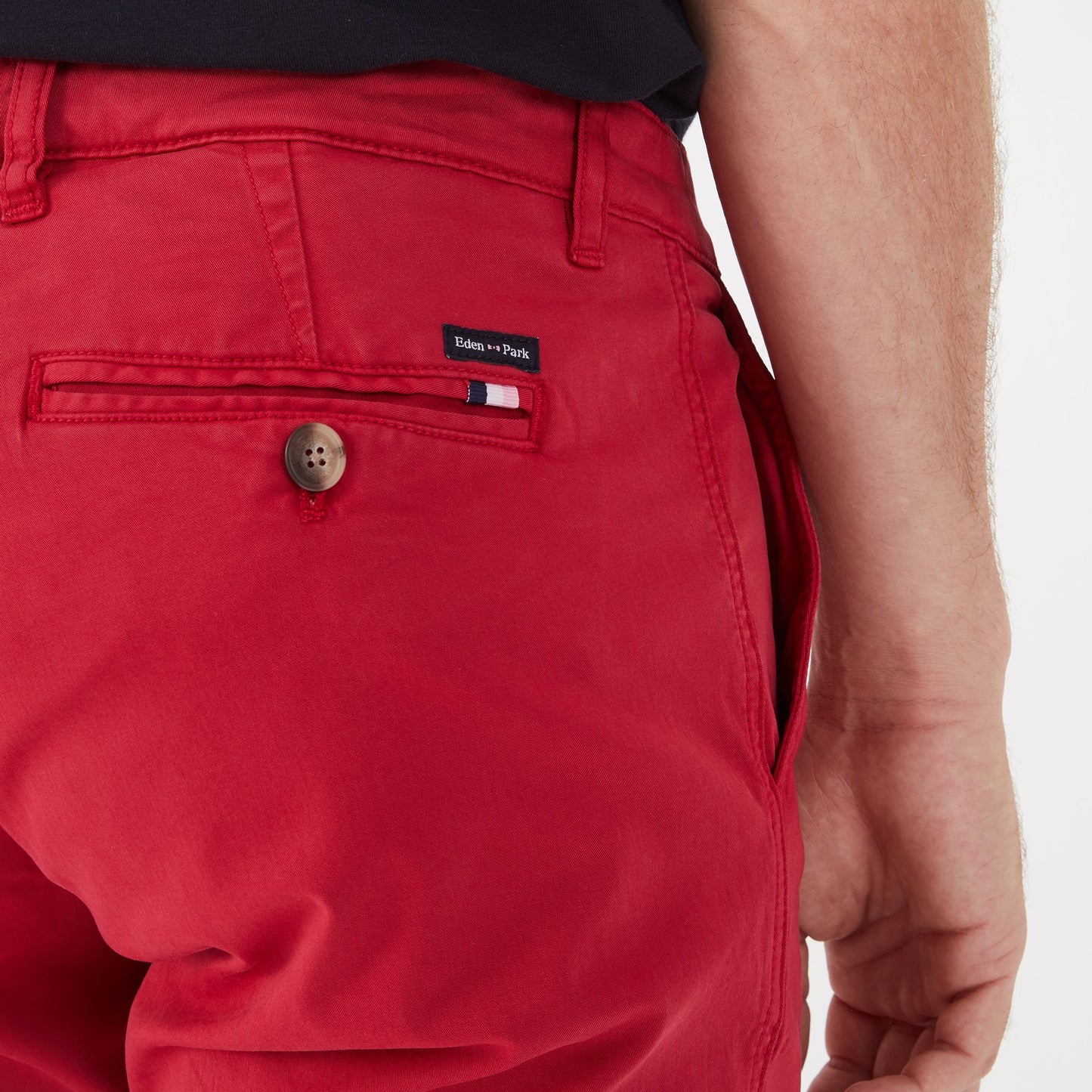Red chinos in stretch cotton