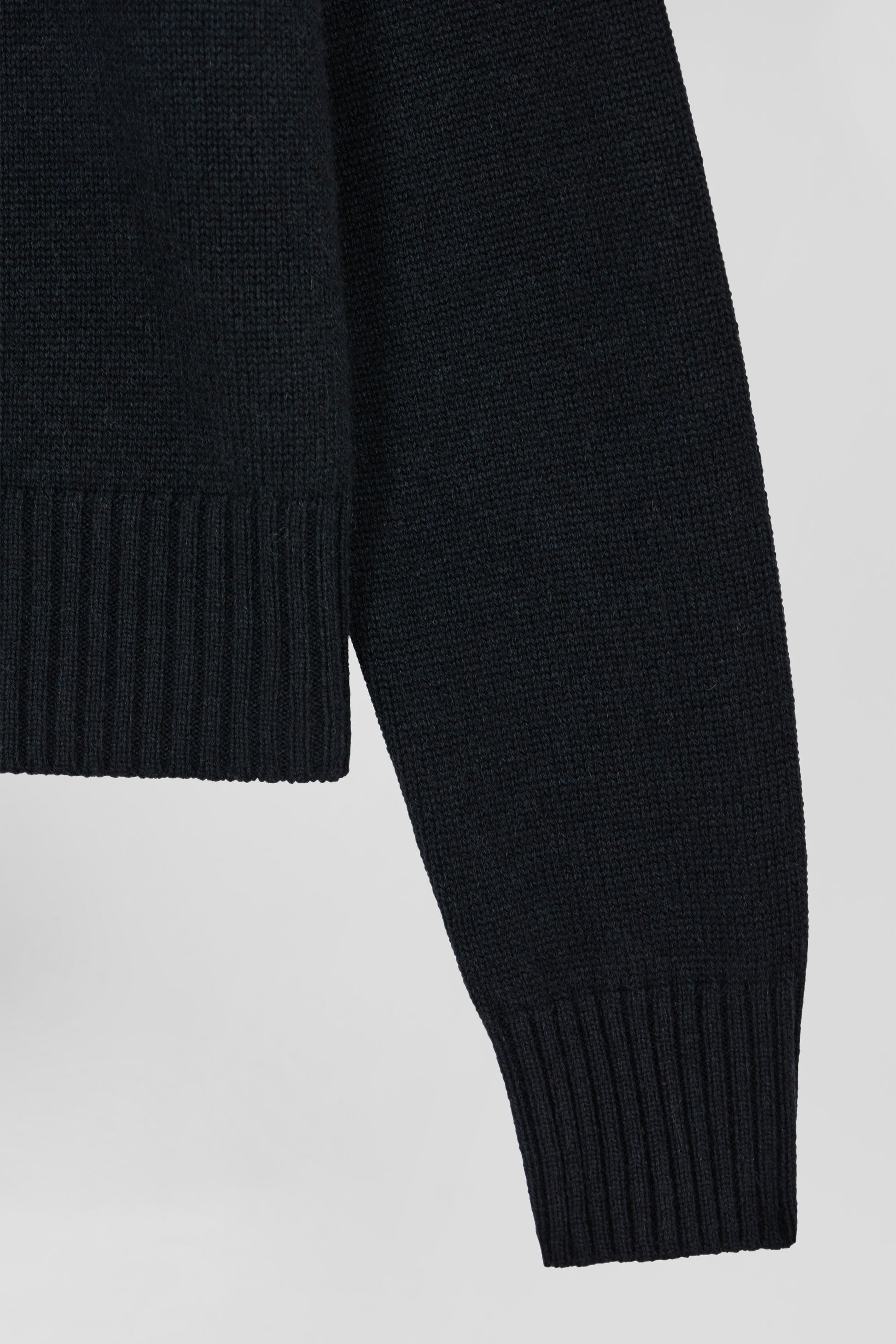 Regular sky black round-neck wool and cashmere jumper