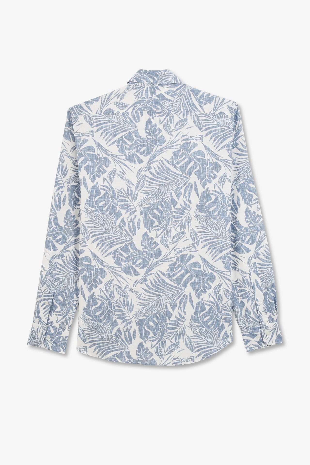 Shirt with an exclusive leaves print