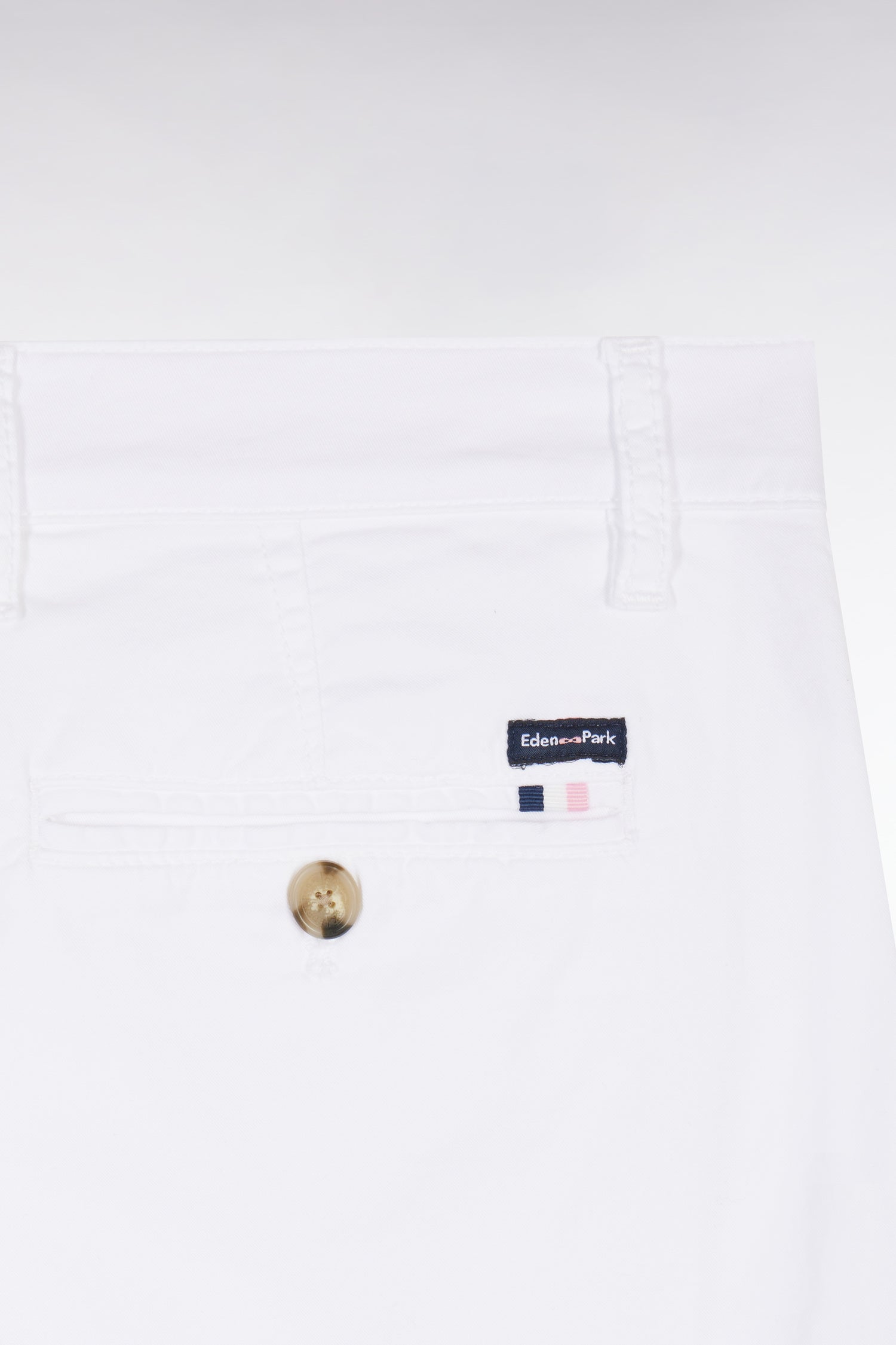 Bermuda chino en coton stretch blanc coupe droite