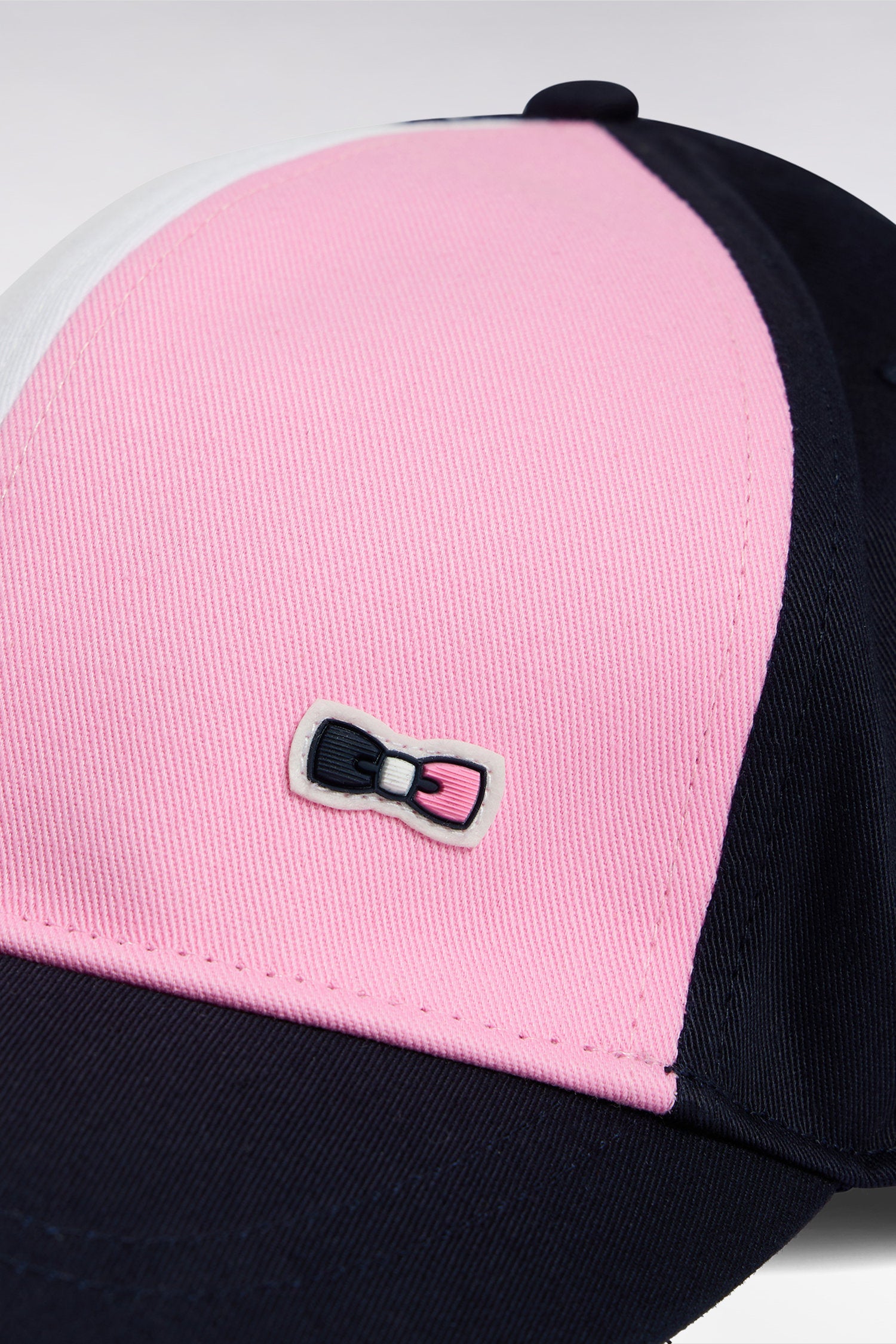 Casquette tricolore en twill de coton rose