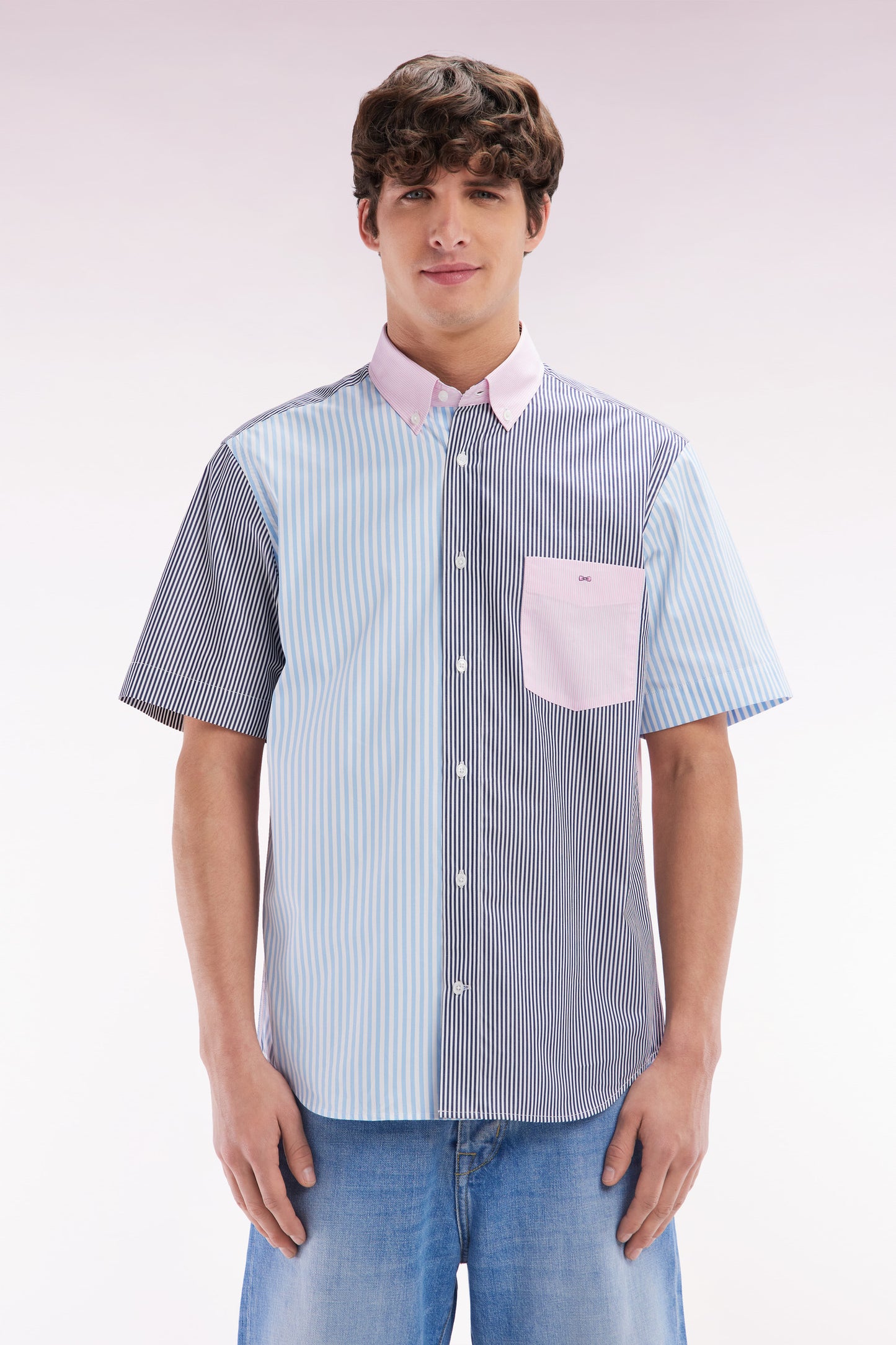 Straight short-sleeved shirt in striped pink and navy cotton