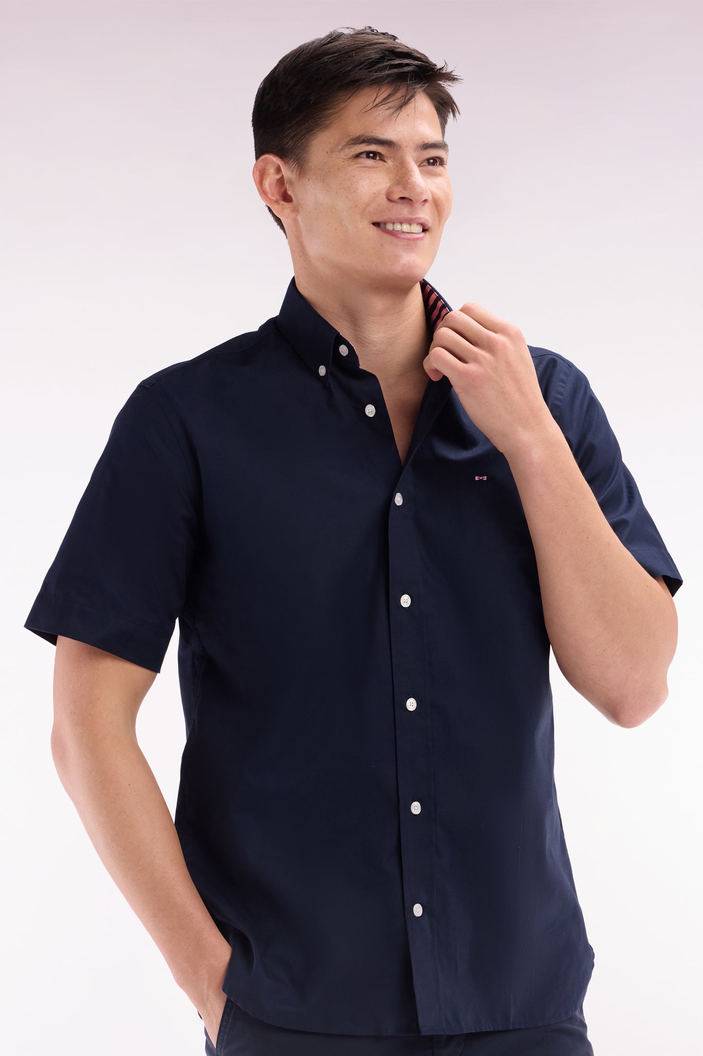 Straight short-sleeved shirt in navy cotton with Eden Park embroidery