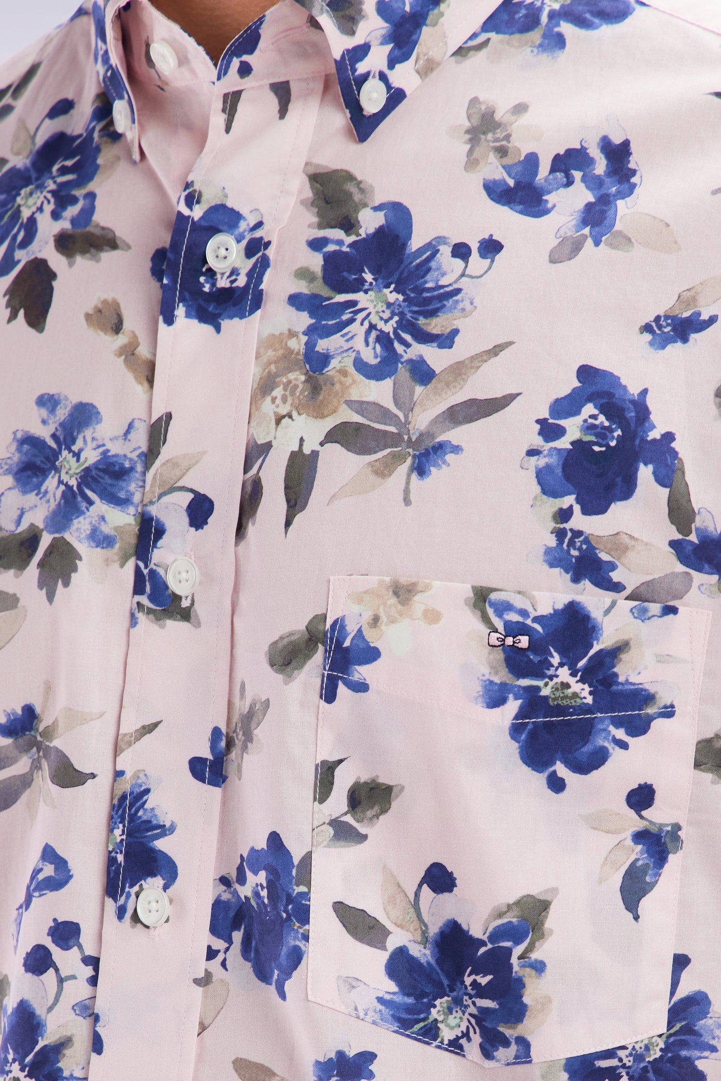 Straight short-sleeved pink shirt in Pima cotton poplin blue floral pattern