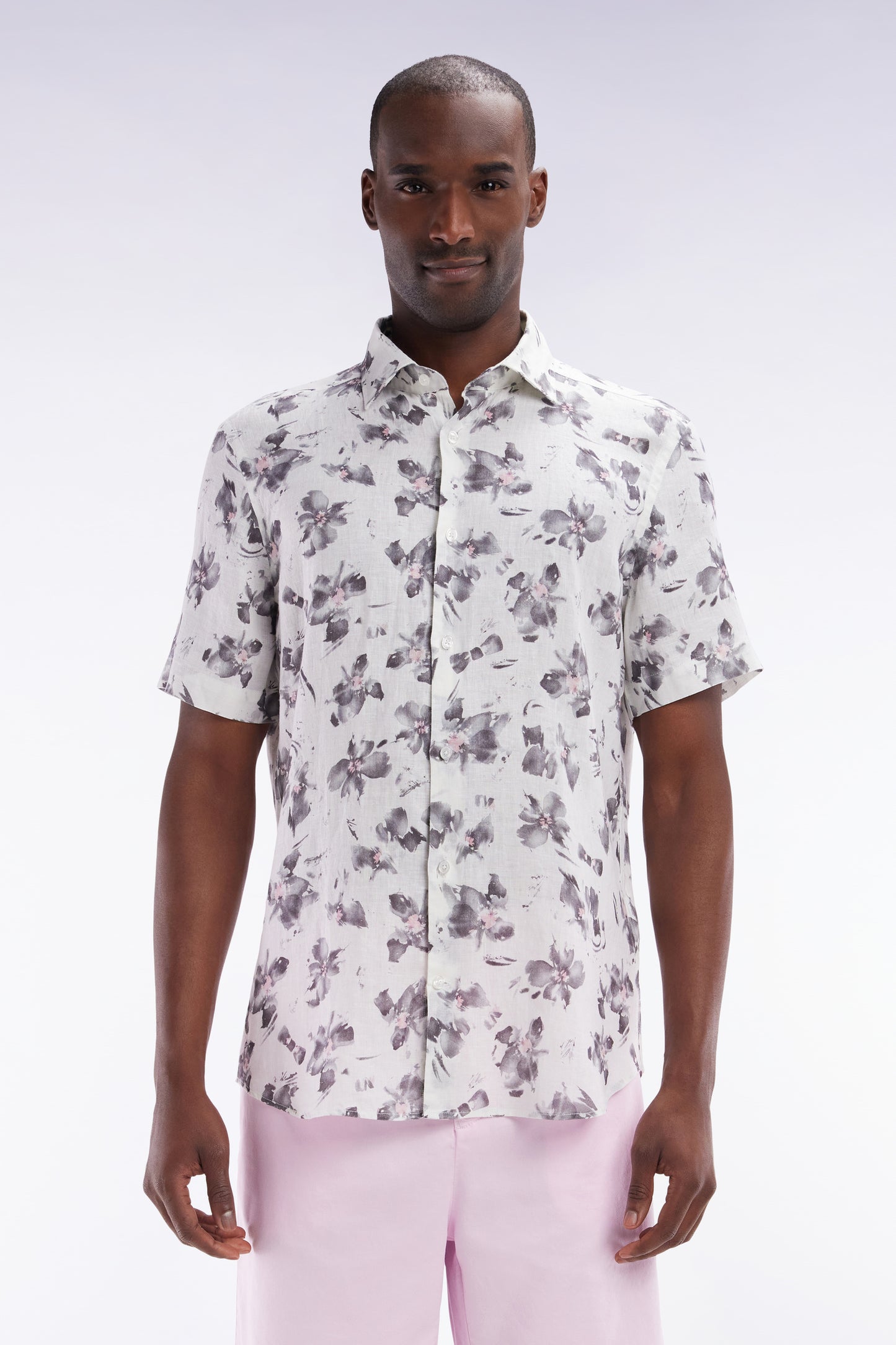 Slim-fit short-sleeved ecru linen shirt with grey floral print